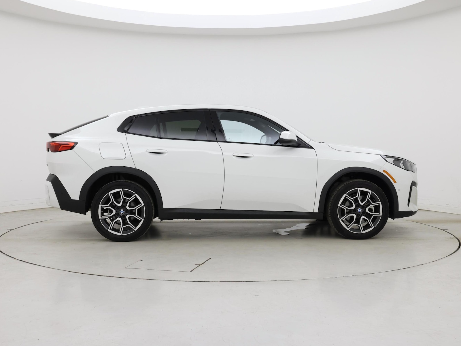 2026 BMW X2 28i - Photo 8