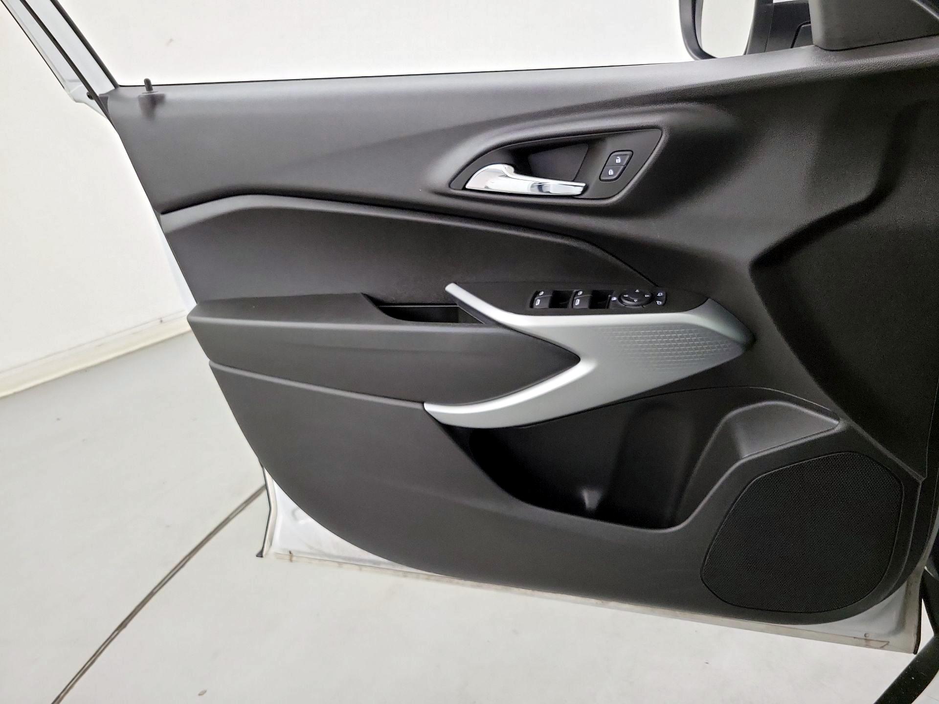 Thumbnail: 2024 Chevrolet Trax - 10