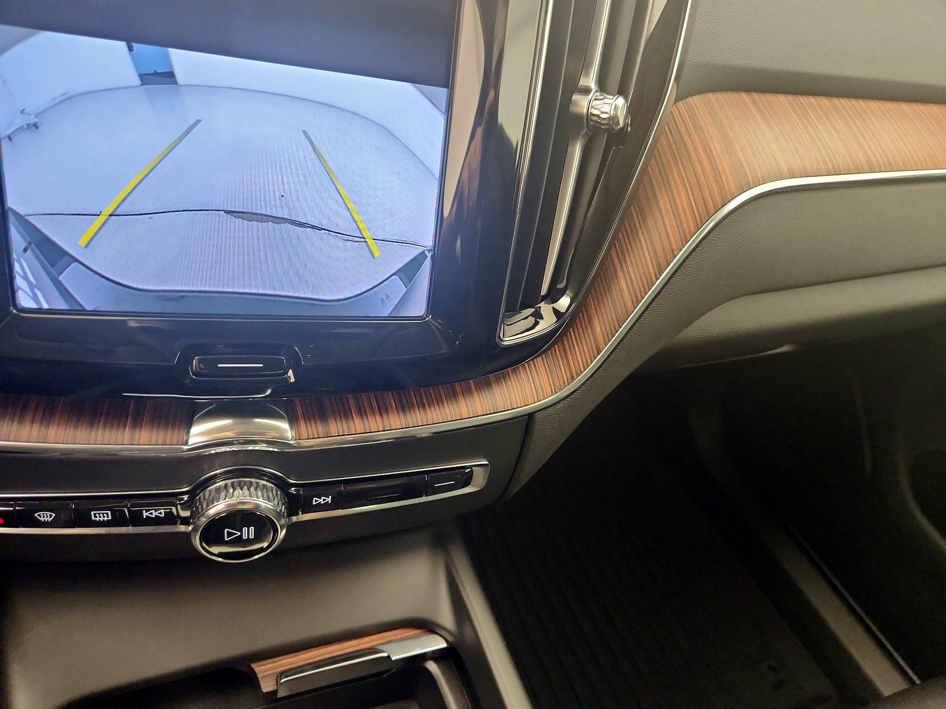 Thumbnail: 2023 Volvo XC60 - 15