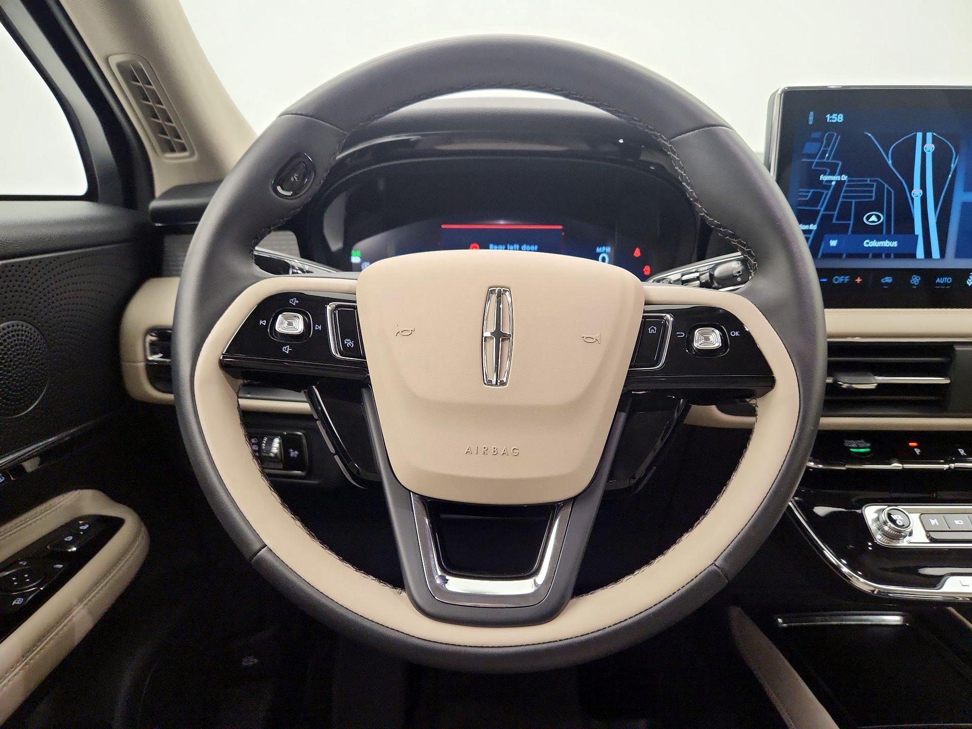 Thumbnail: 2025 Lincoln Corsair - 10