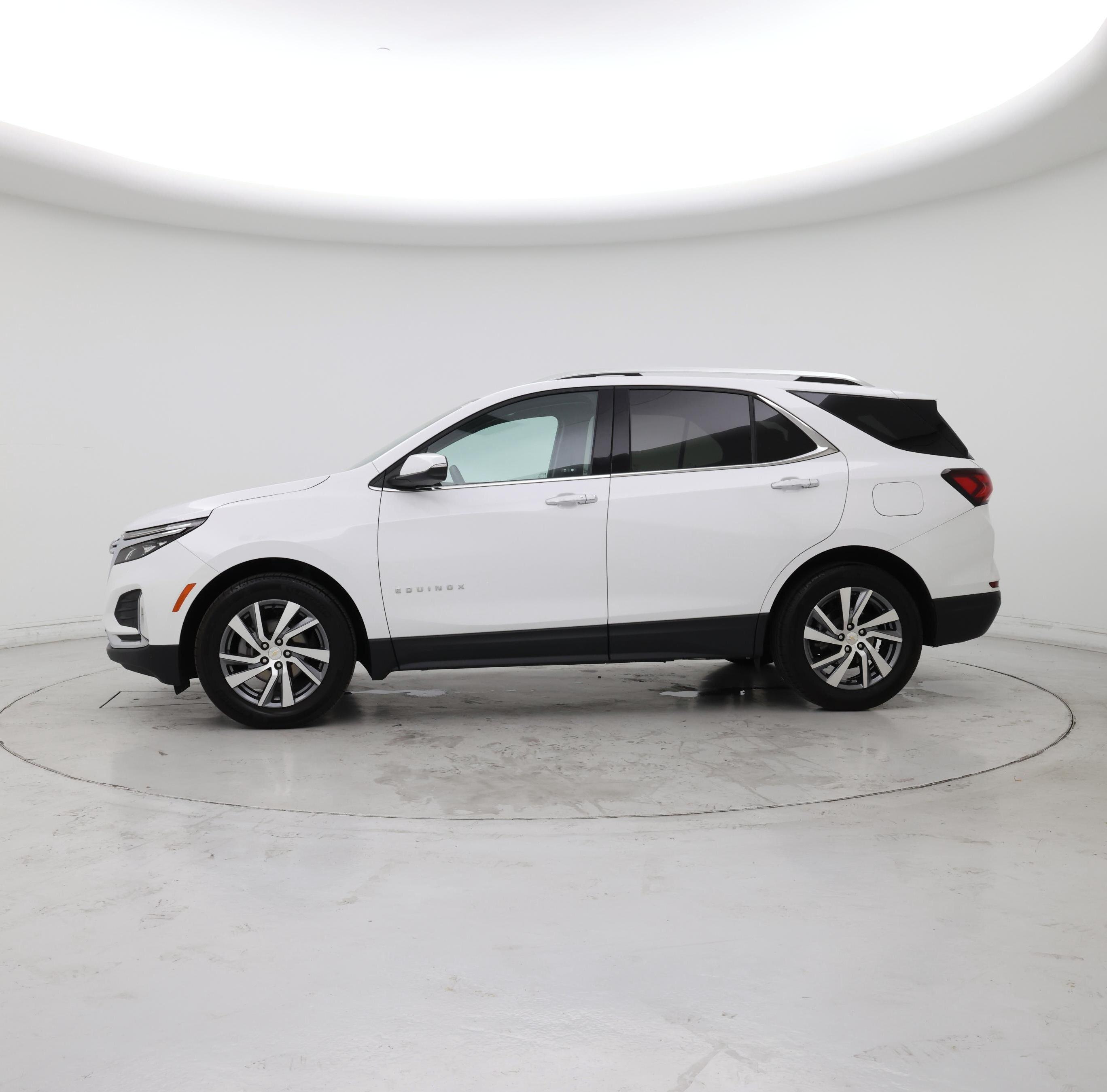 Thumbnail: 2023 Chevrolet Equinox - 3