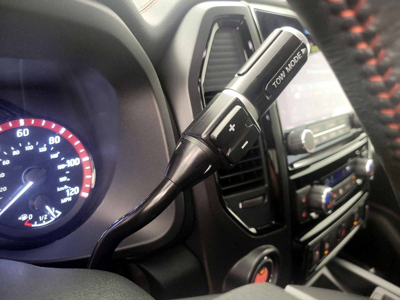 2024 Nissan Titan PRO-4X - Photo 19