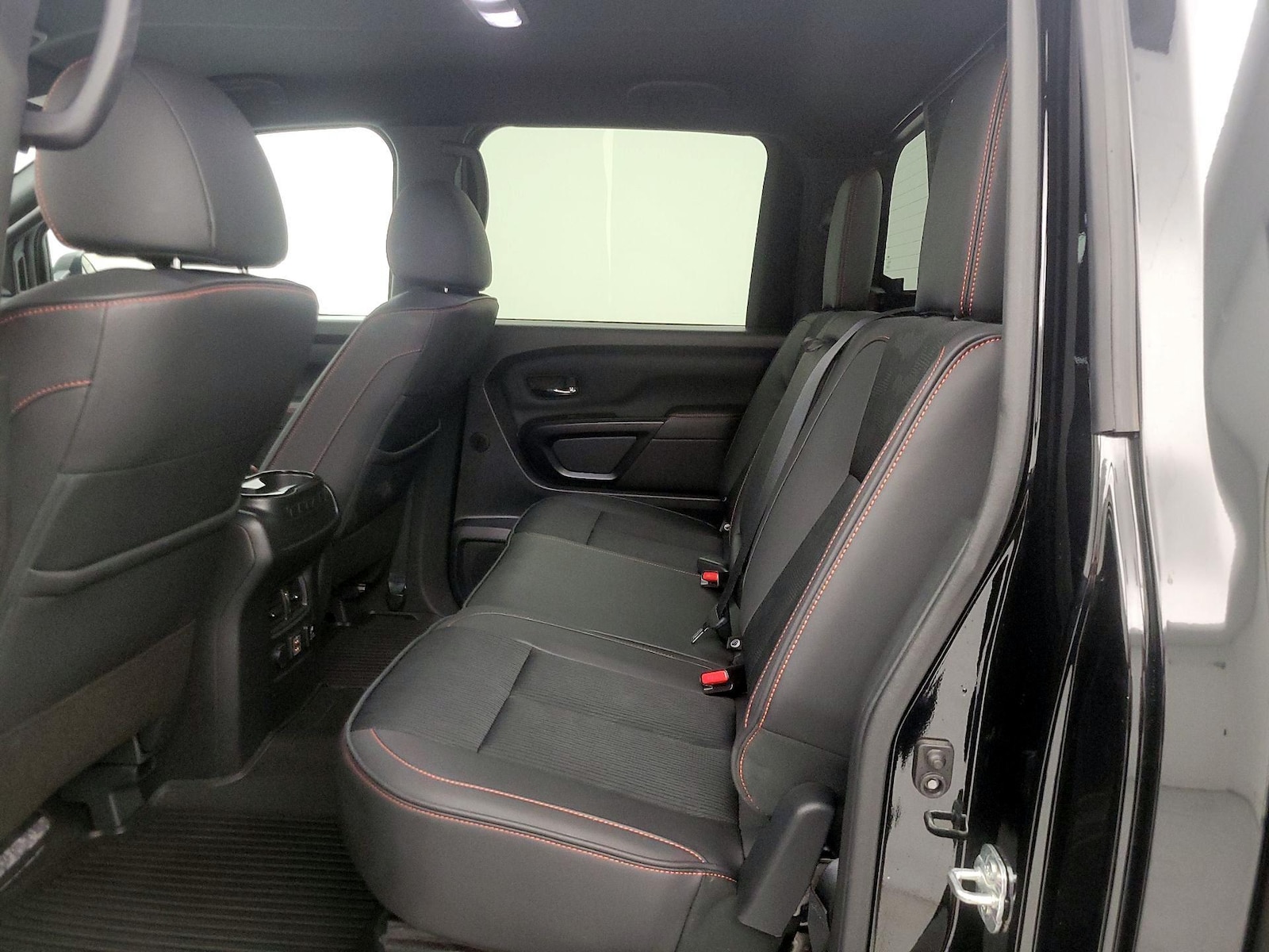 2024 Nissan Titan PRO-4X - Photo 21