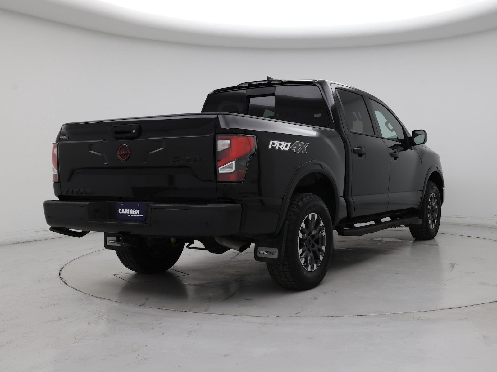 2024 Nissan Titan PRO-4X - Photo 9