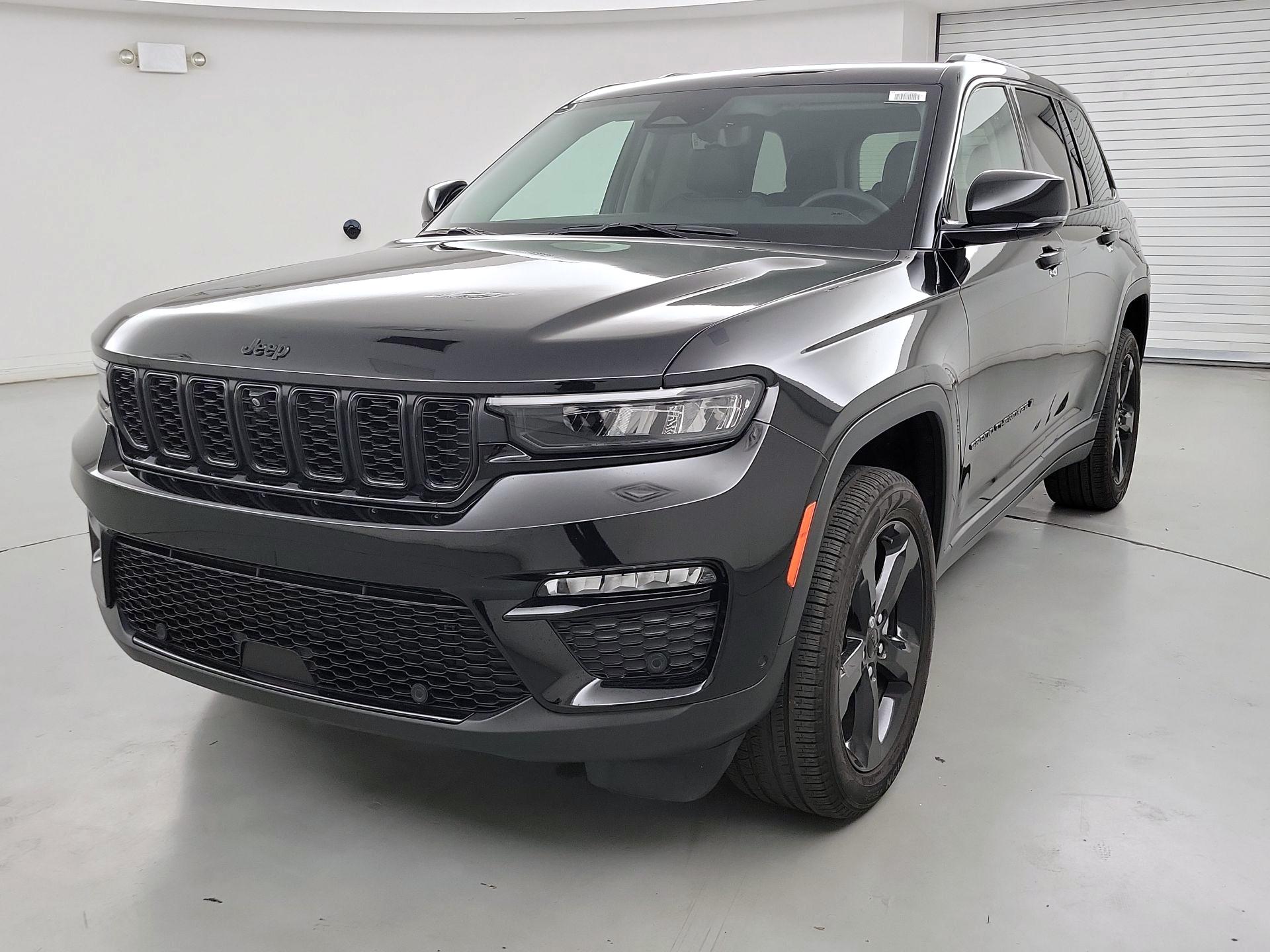 Thumbnail: 2023 Jeep Grand Cherokee - 3