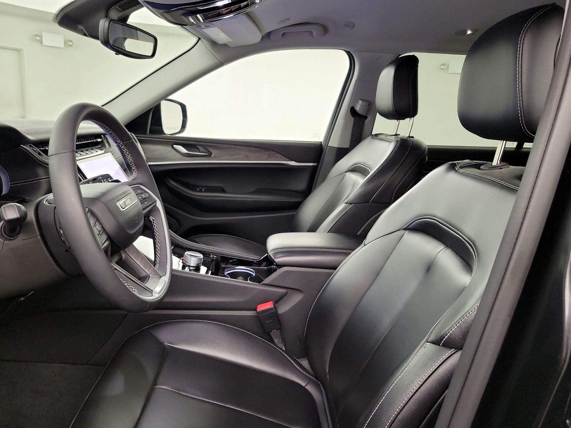 Thumbnail: 2023 Jeep Grand Cherokee L - 9