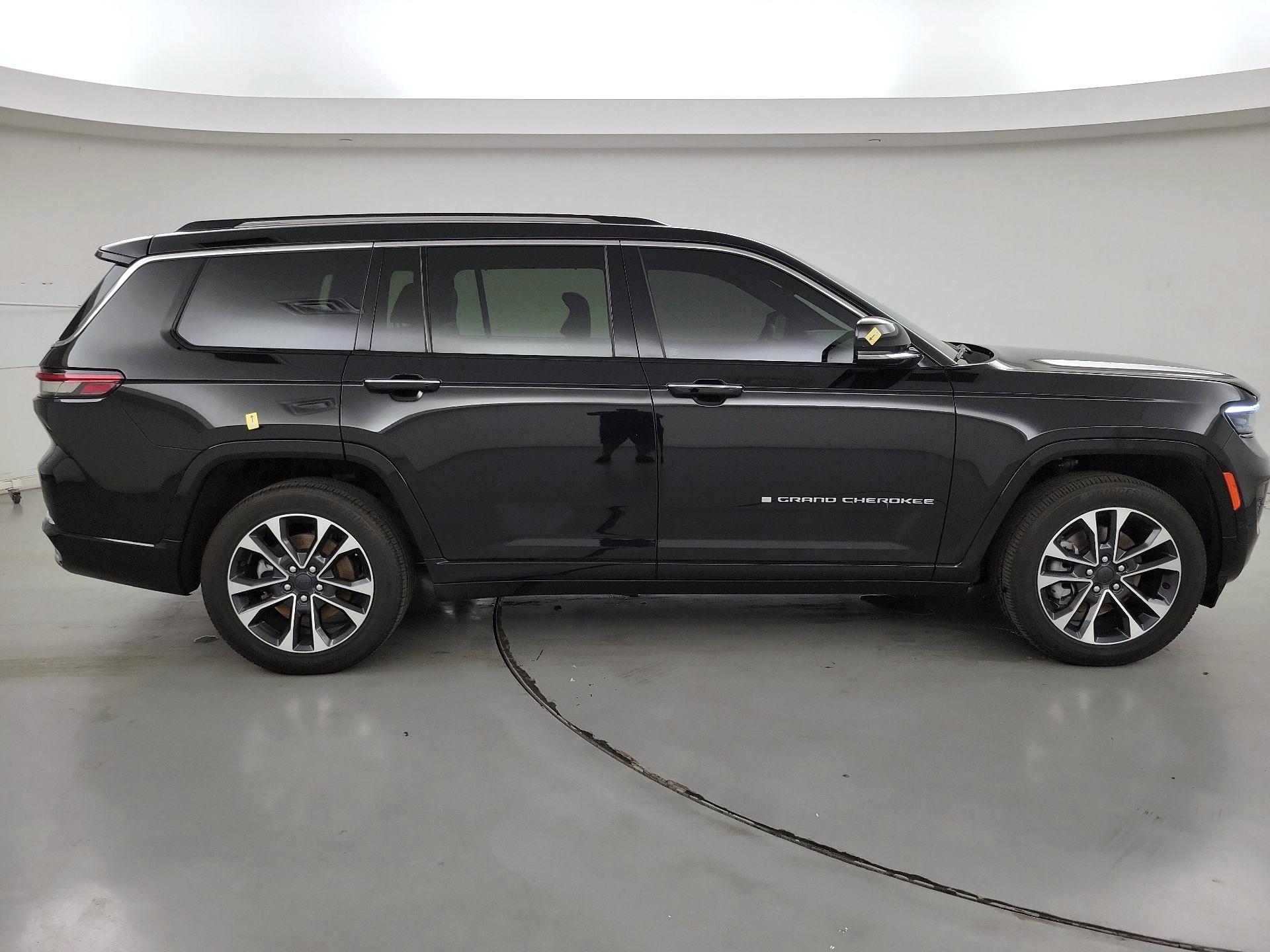 Thumbnail: 2023 Jeep Grand Cherokee L - 4