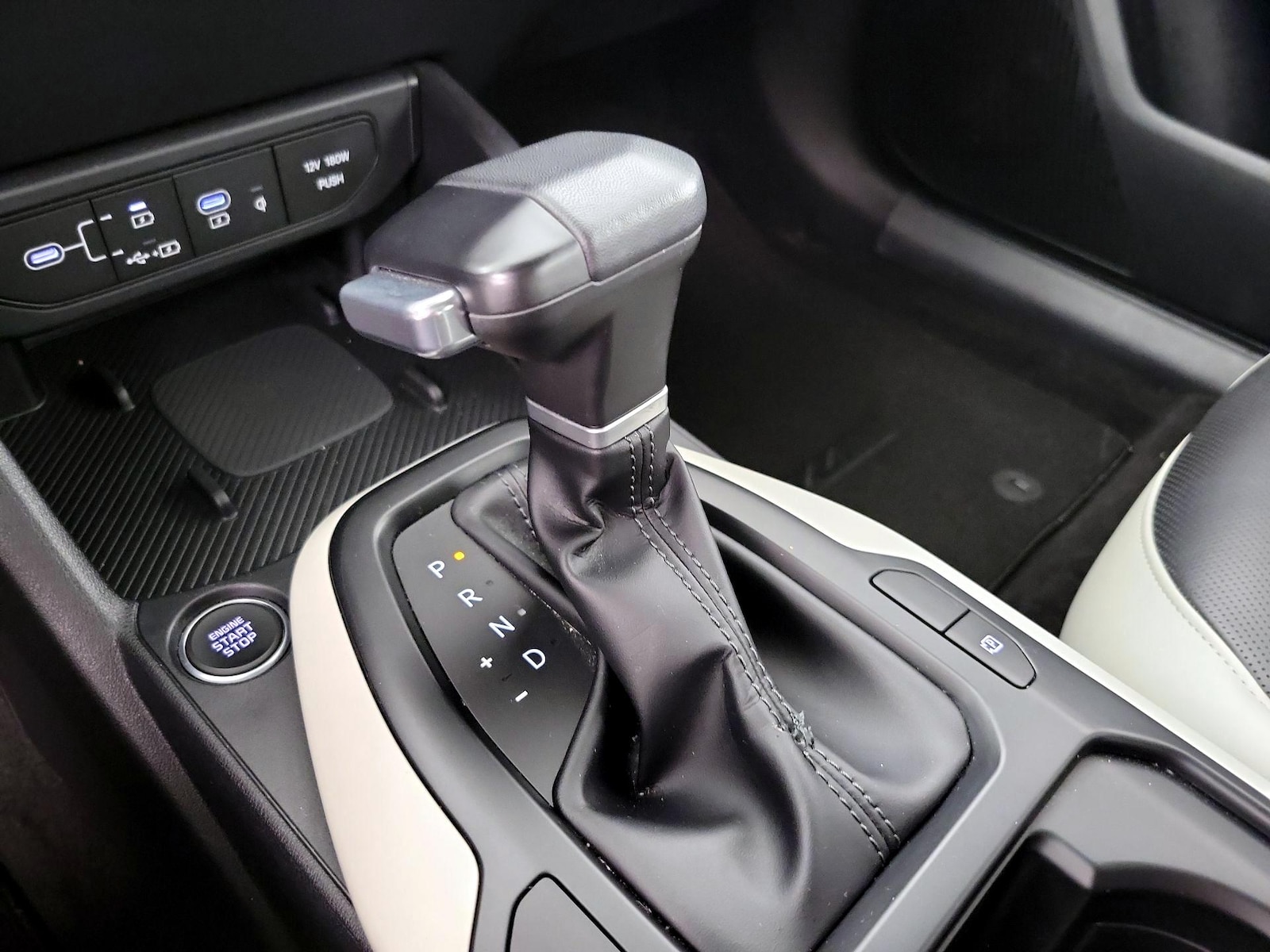 2025 Kia K4 GT-Line - Photo 19