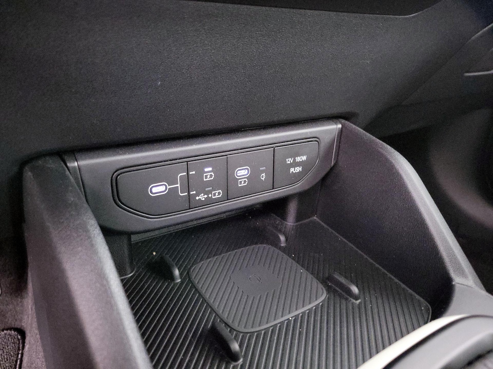 2025 Kia K4 GT-Line - Photo 20