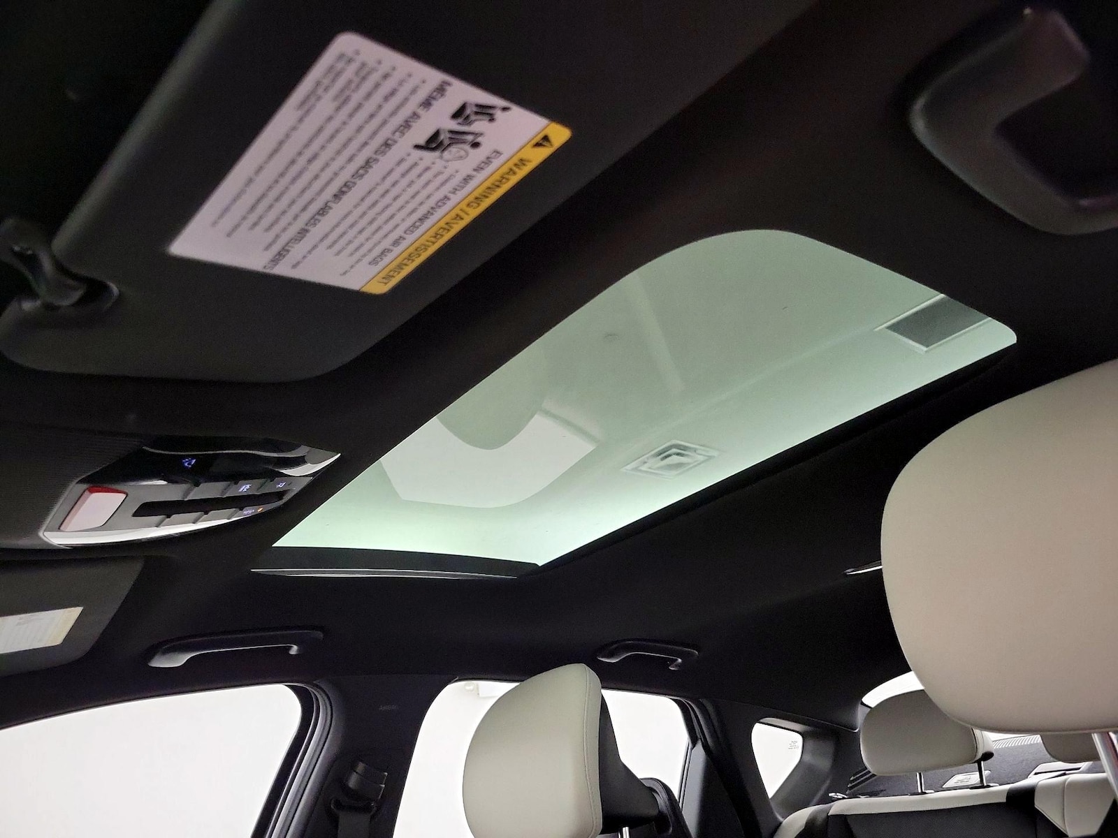Sunroof(s) & Overhead Airbags