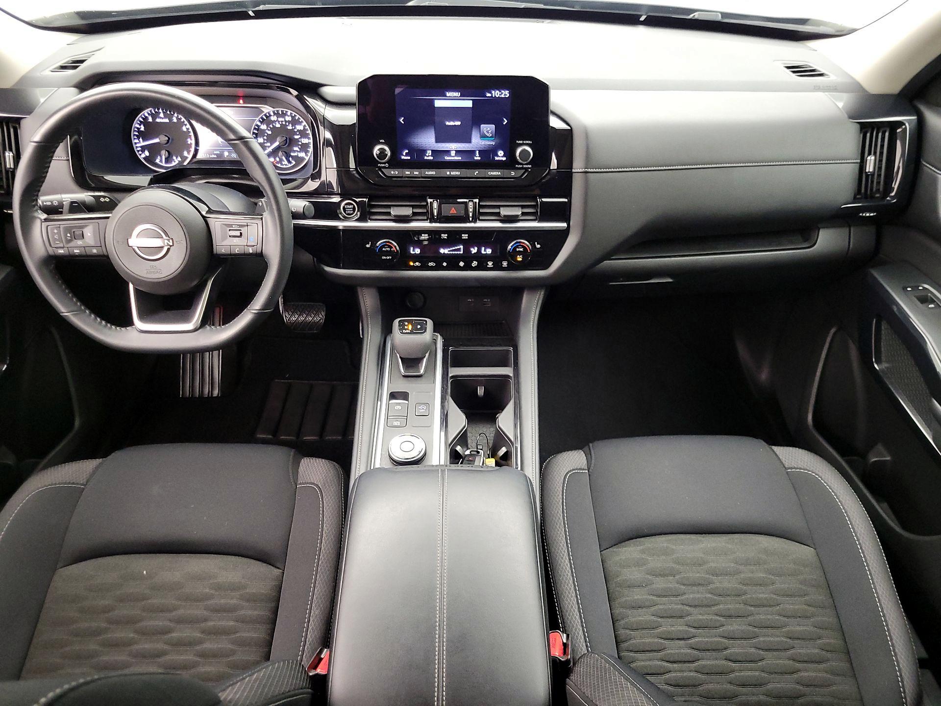 Thumbnail: 2023 Nissan Pathfinder - 9
