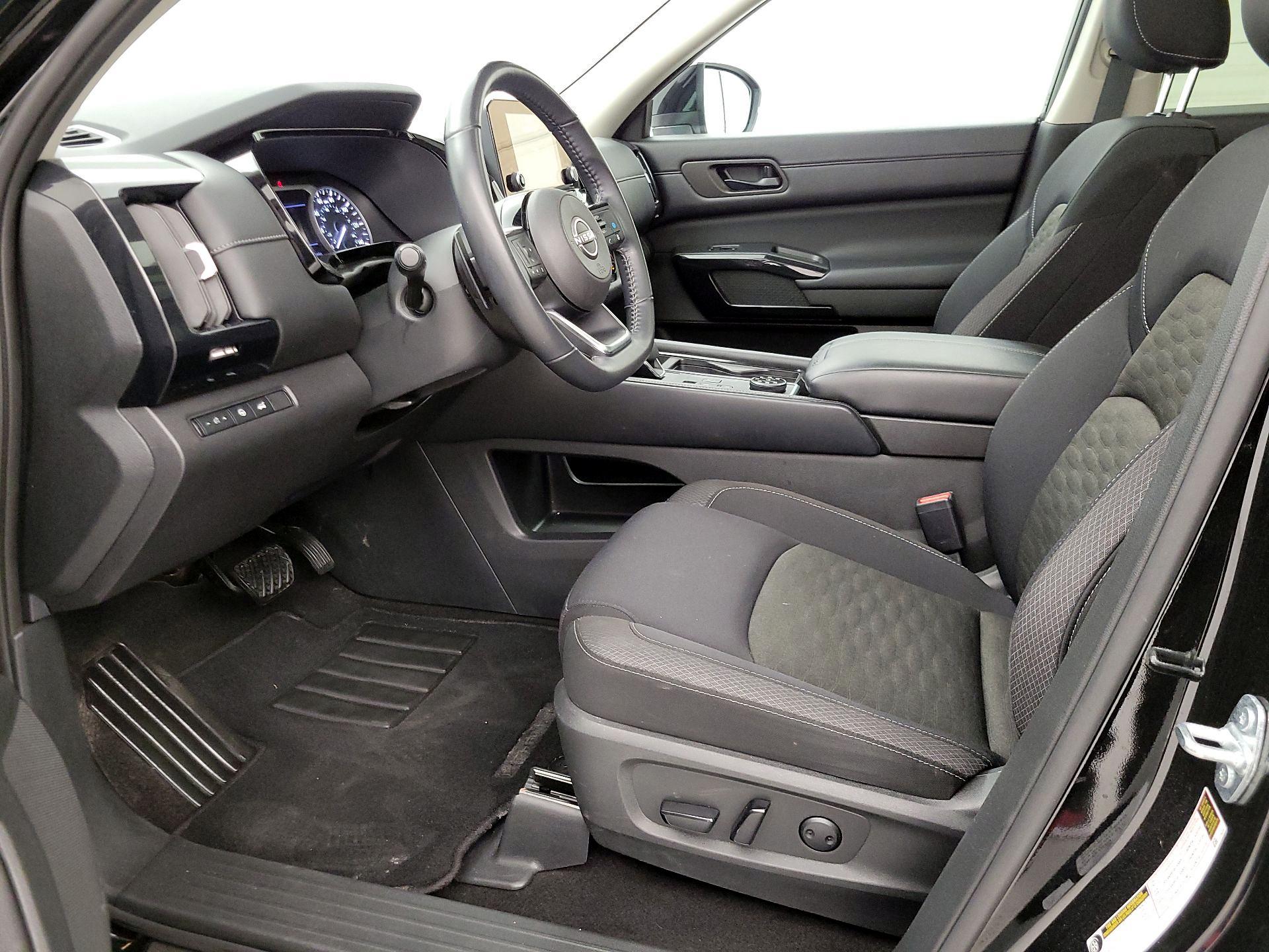 Thumbnail: 2023 Nissan Pathfinder - 11