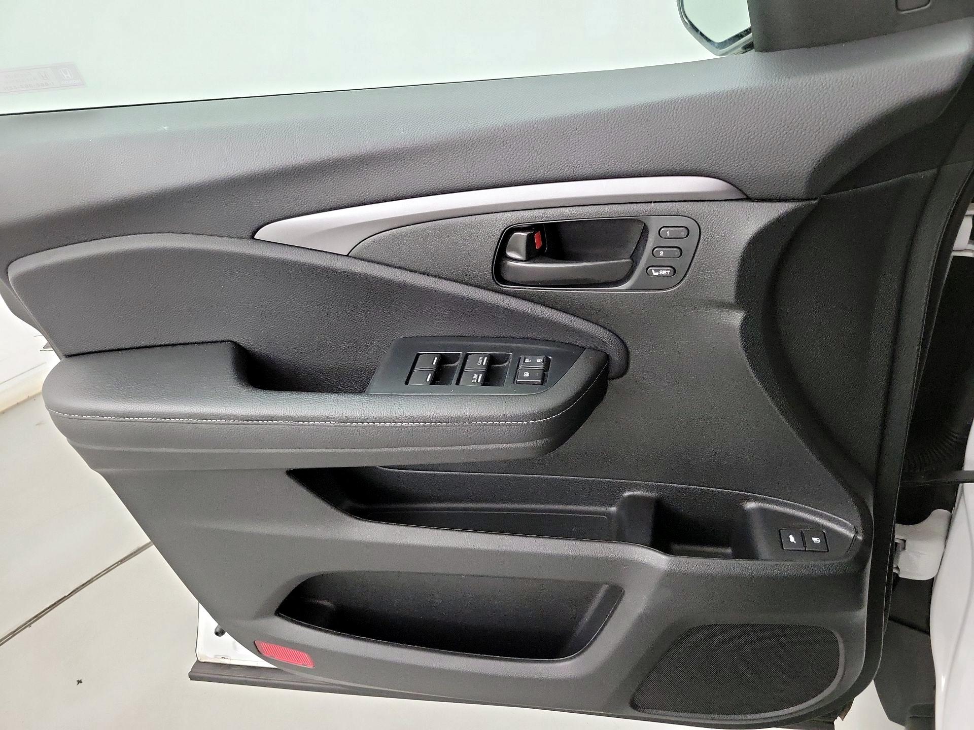 Thumbnail: 2023 Honda Passport - 10
