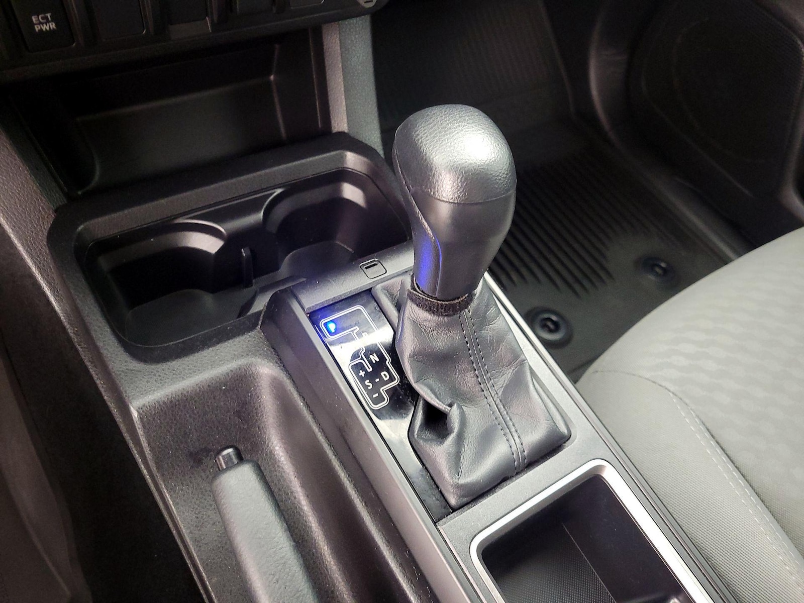 2022 Toyota Tacoma SR - Photo 18