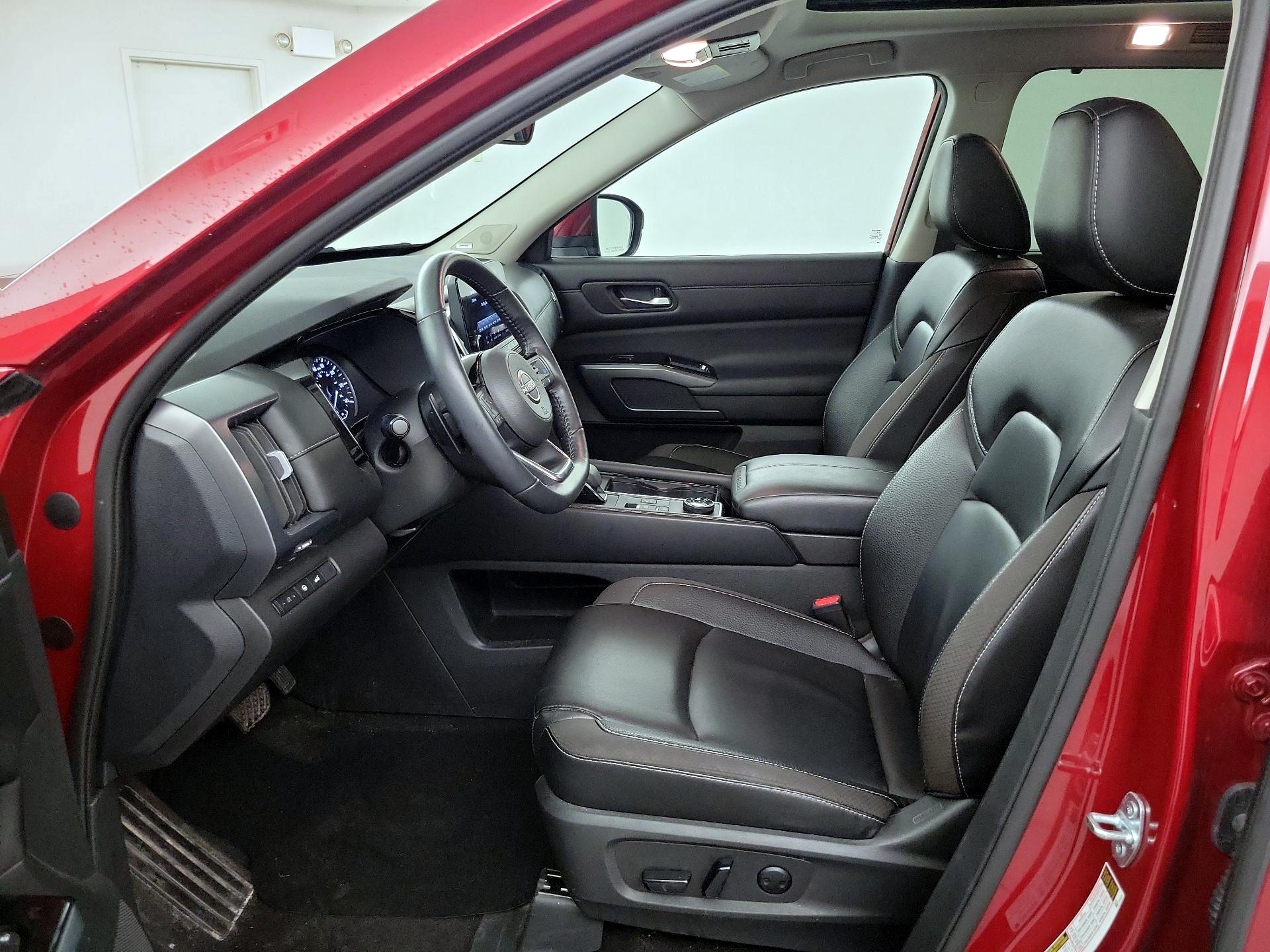 Thumbnail: 2023 Nissan Pathfinder - 9