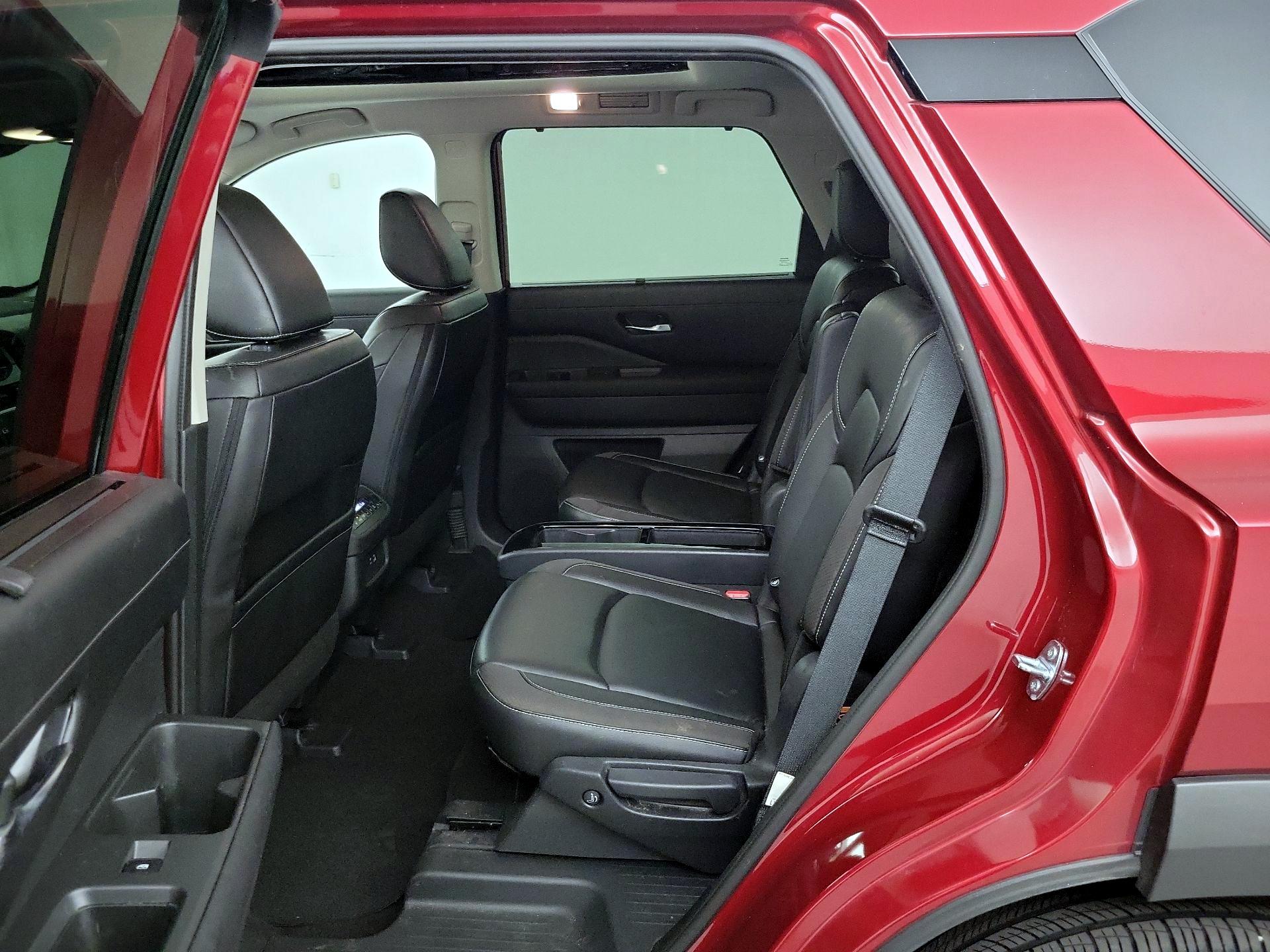 Thumbnail: 2023 Nissan Pathfinder - 18