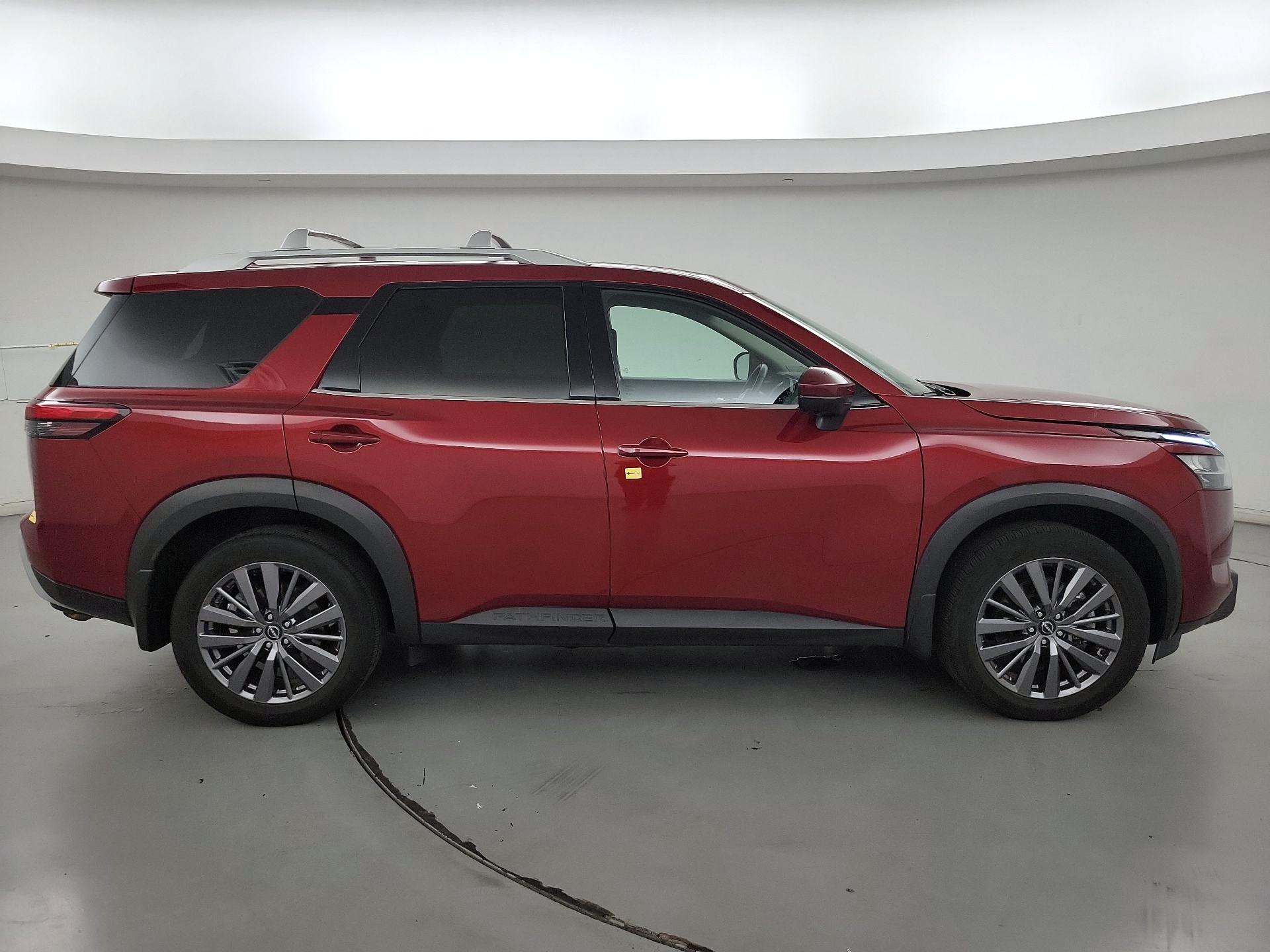 Thumbnail: 2023 Nissan Pathfinder - 4