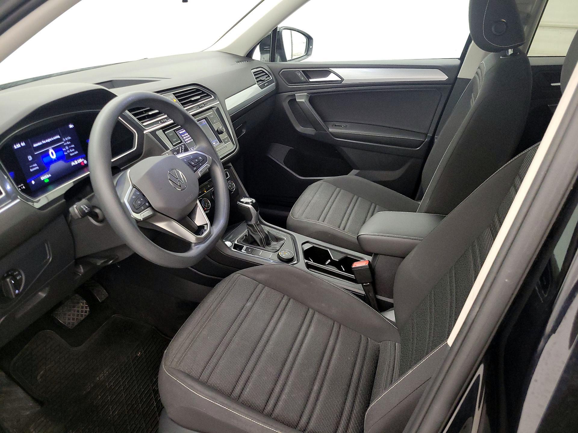 Thumbnail: 2022 Volkswagen Tiguan - 11