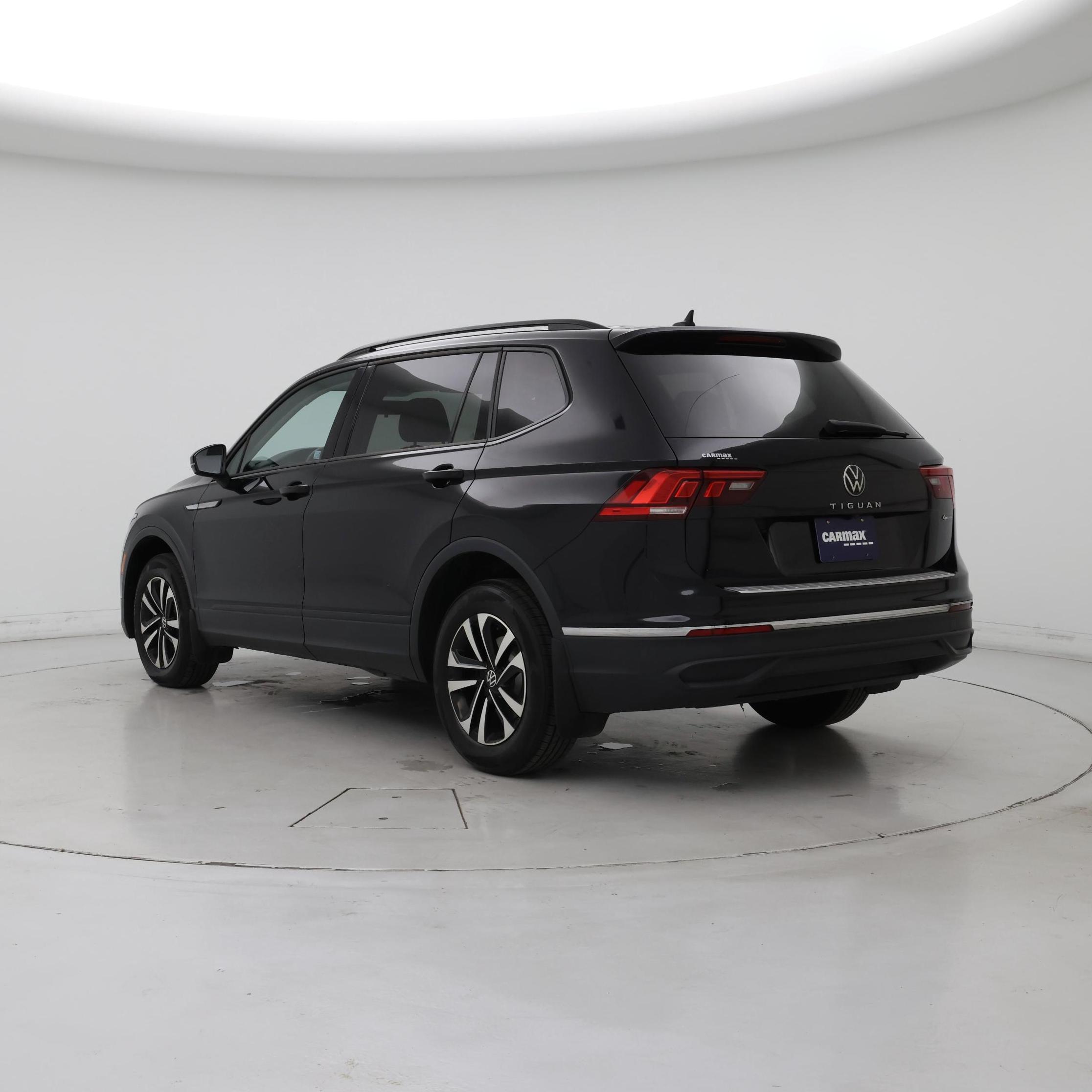 Thumbnail: 2022 Volkswagen Tiguan - 2