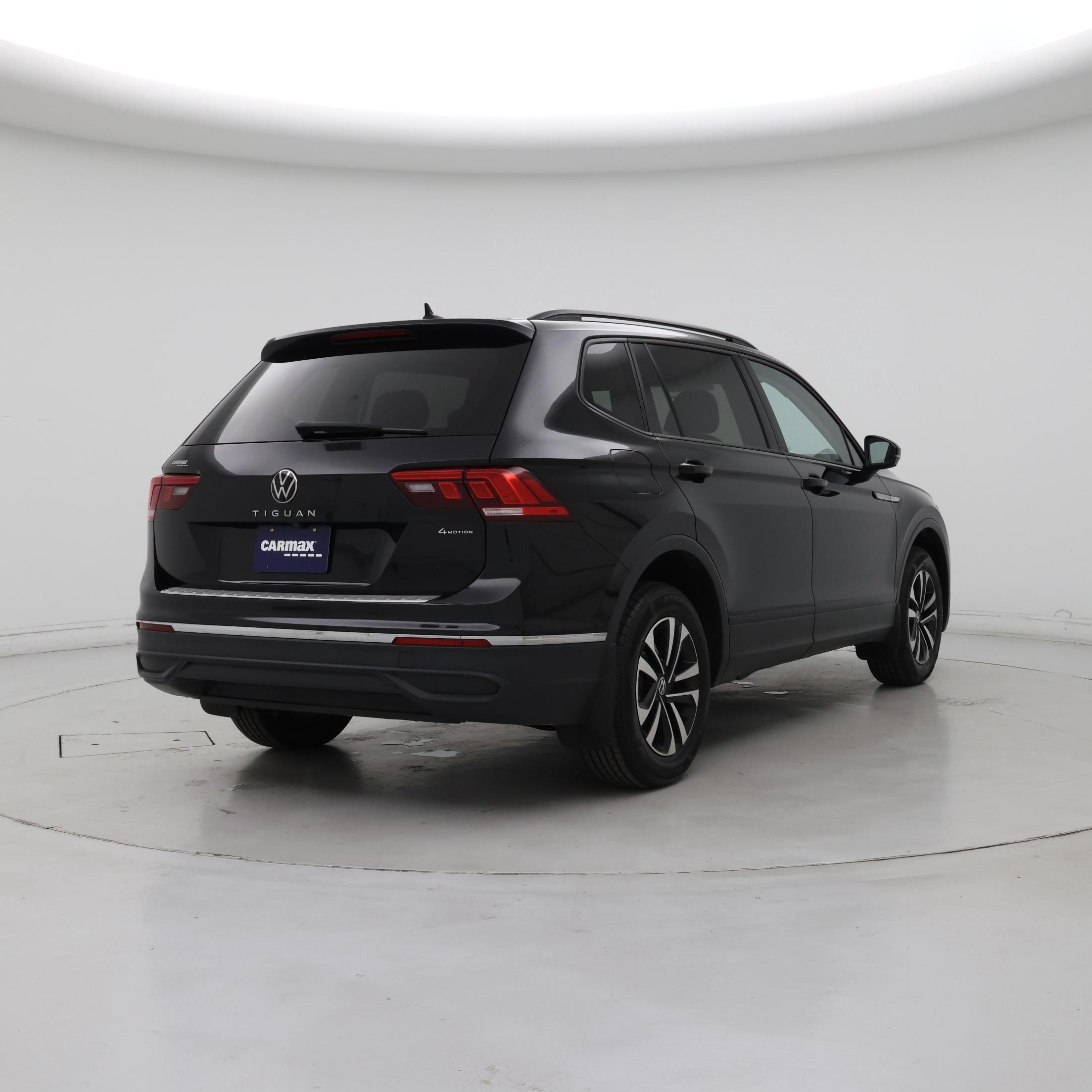 Thumbnail: 2022 Volkswagen Tiguan - 8