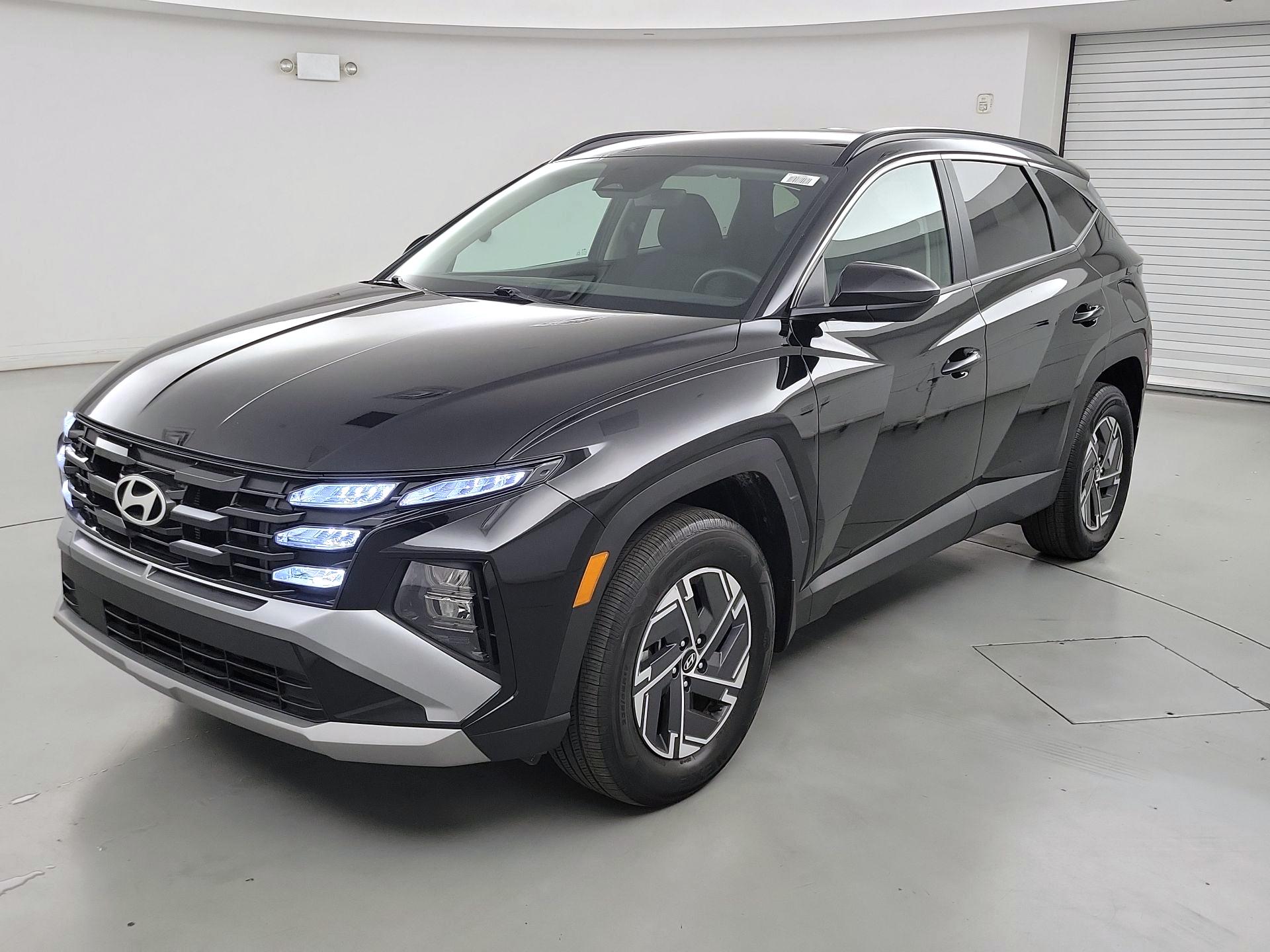 Thumbnail: 2025 Hyundai Tucson - 3