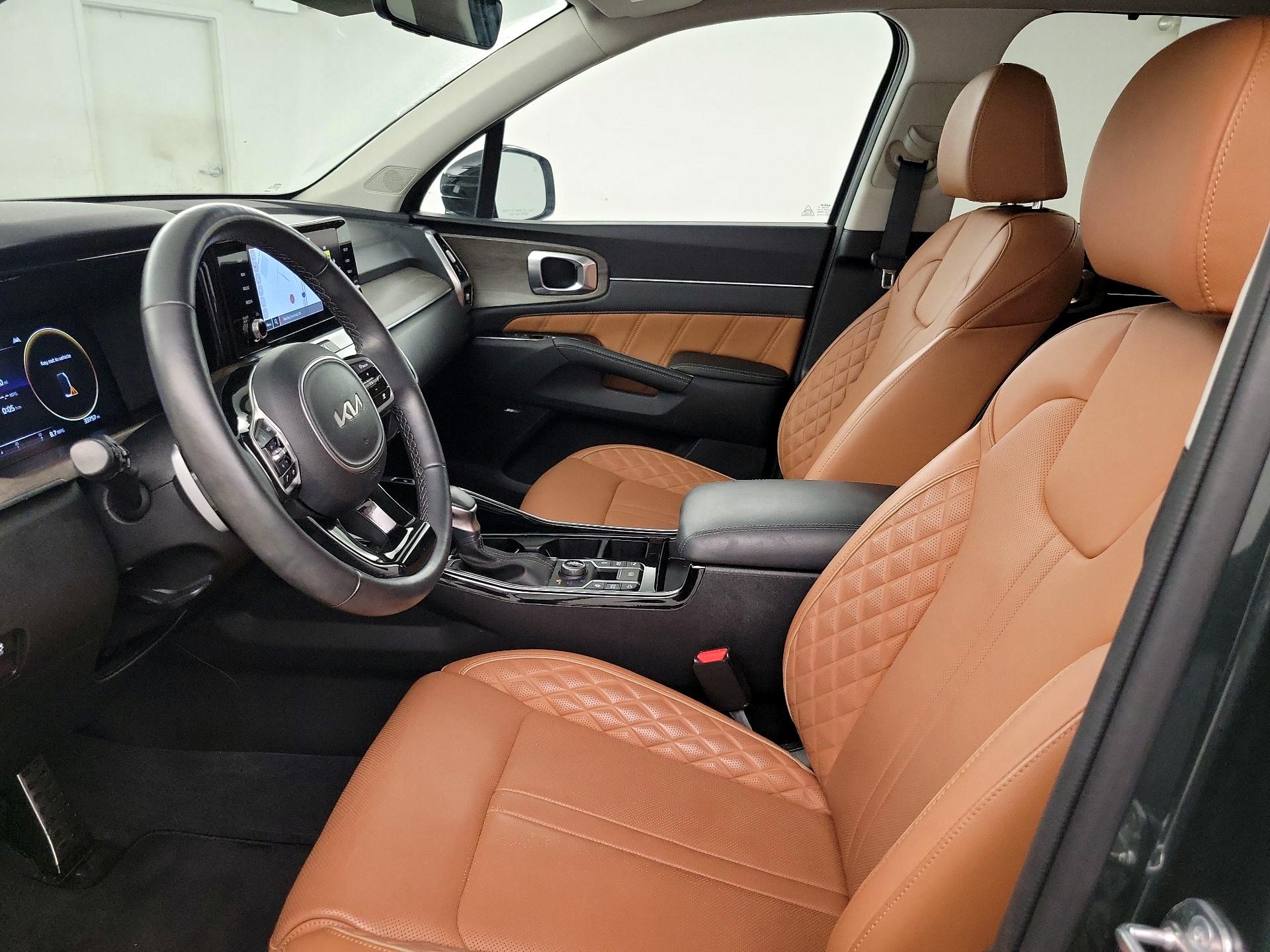 Thumbnail: 2023 Kia Sorento - 9