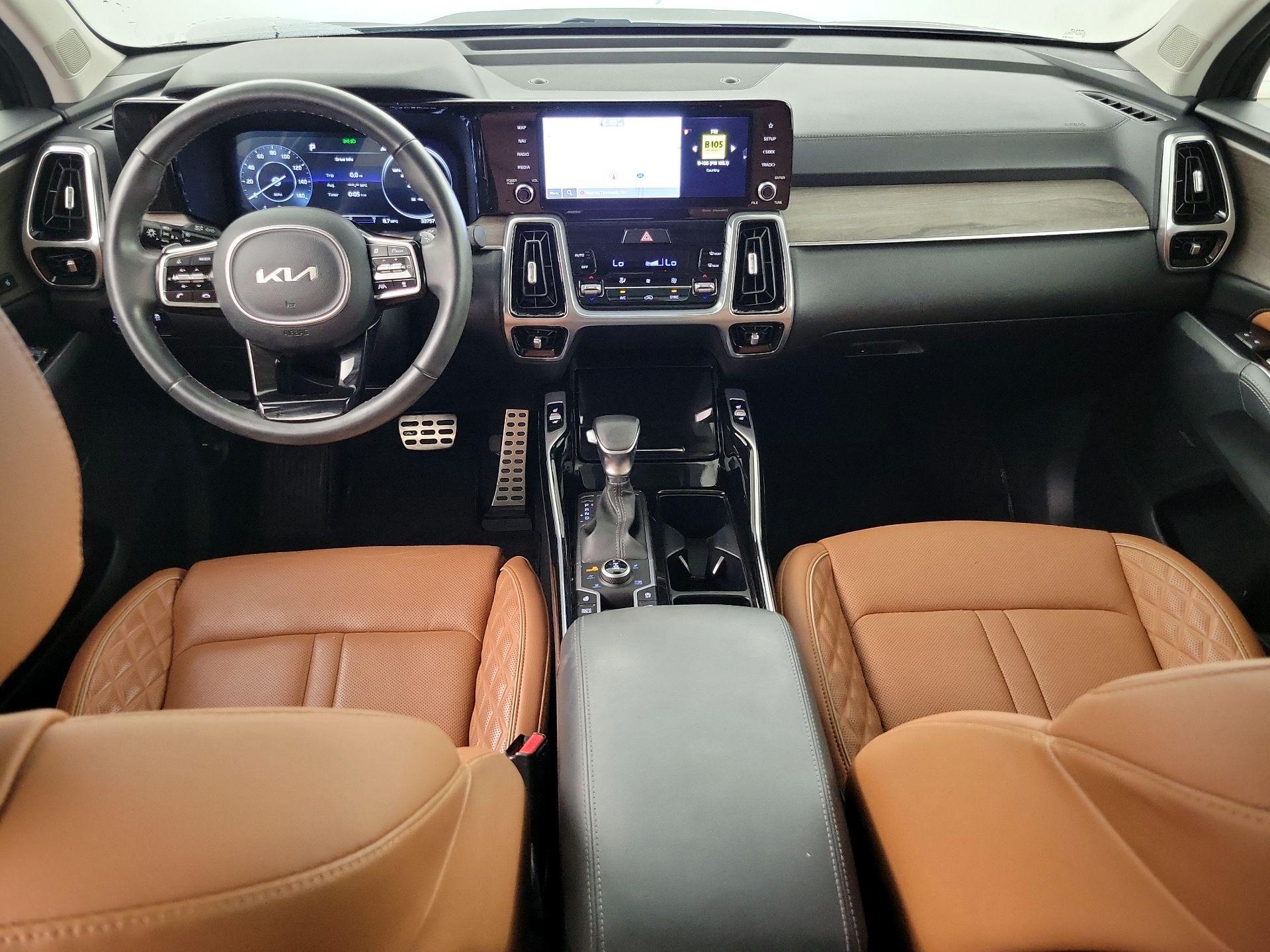 Thumbnail: 2023 Kia Sorento - 8