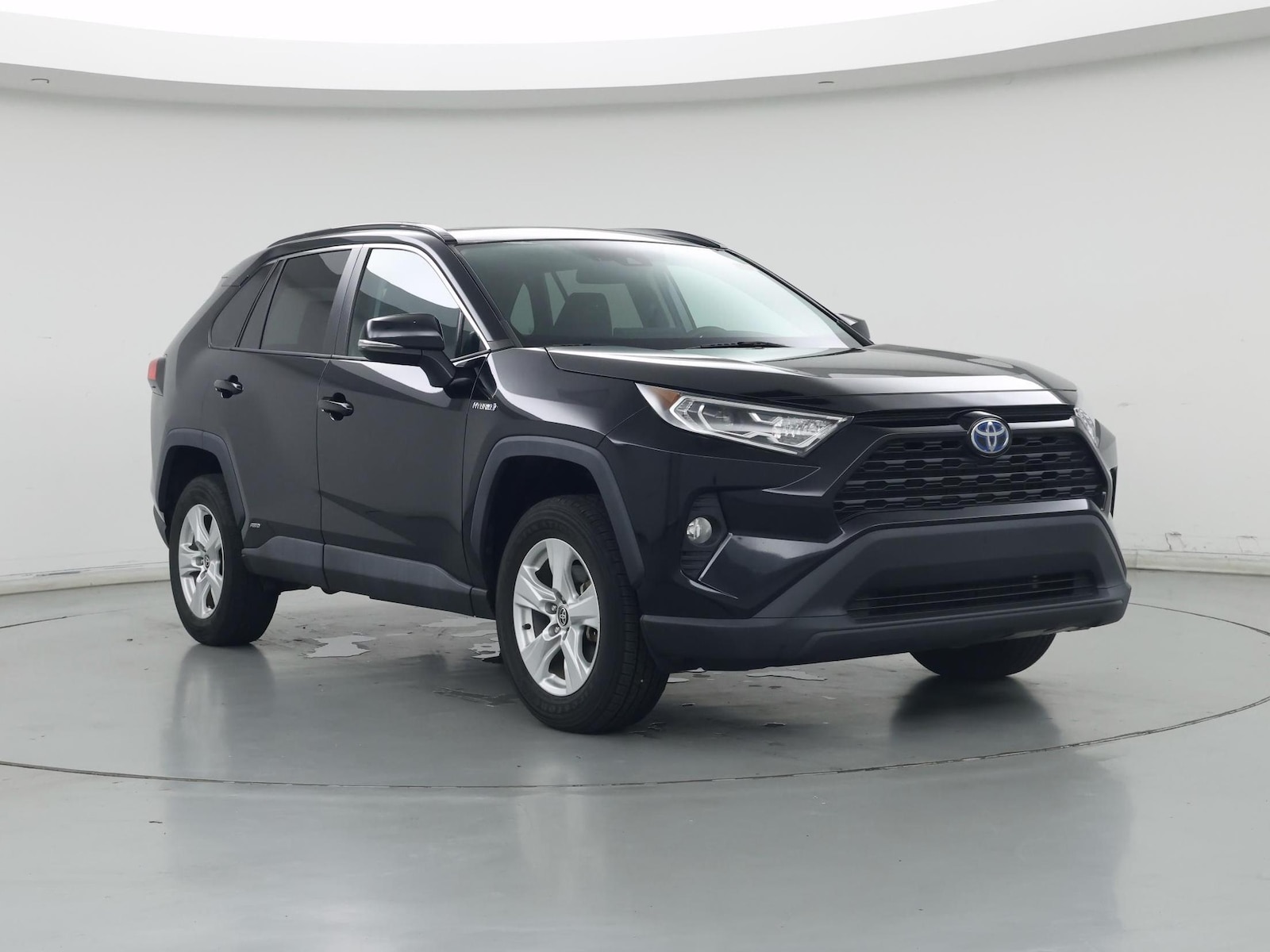 2021 Toyota RAV4 XLE - Photo 2