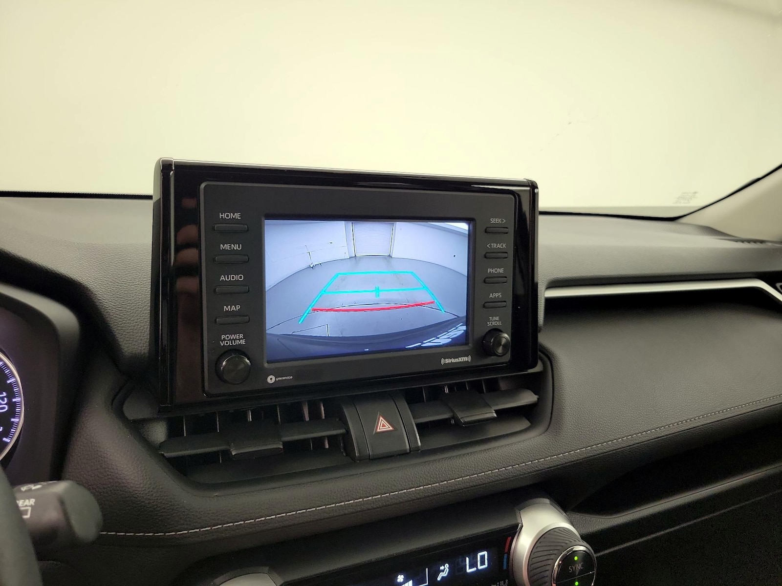 2021 Toyota RAV4 XLE - Photo 15