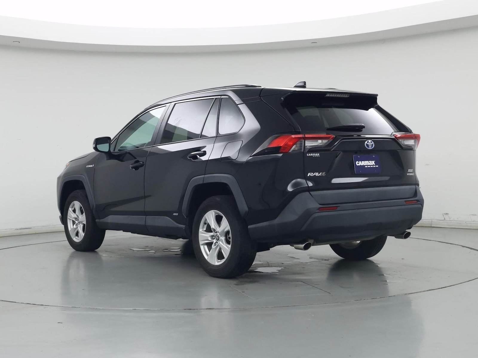 2021 Toyota RAV4 XLE - Photo 3