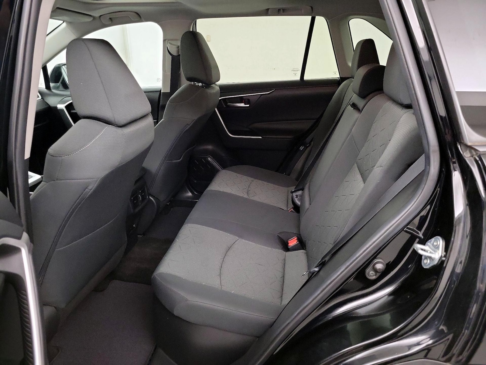 2021 Toyota RAV4 XLE - Photo 21