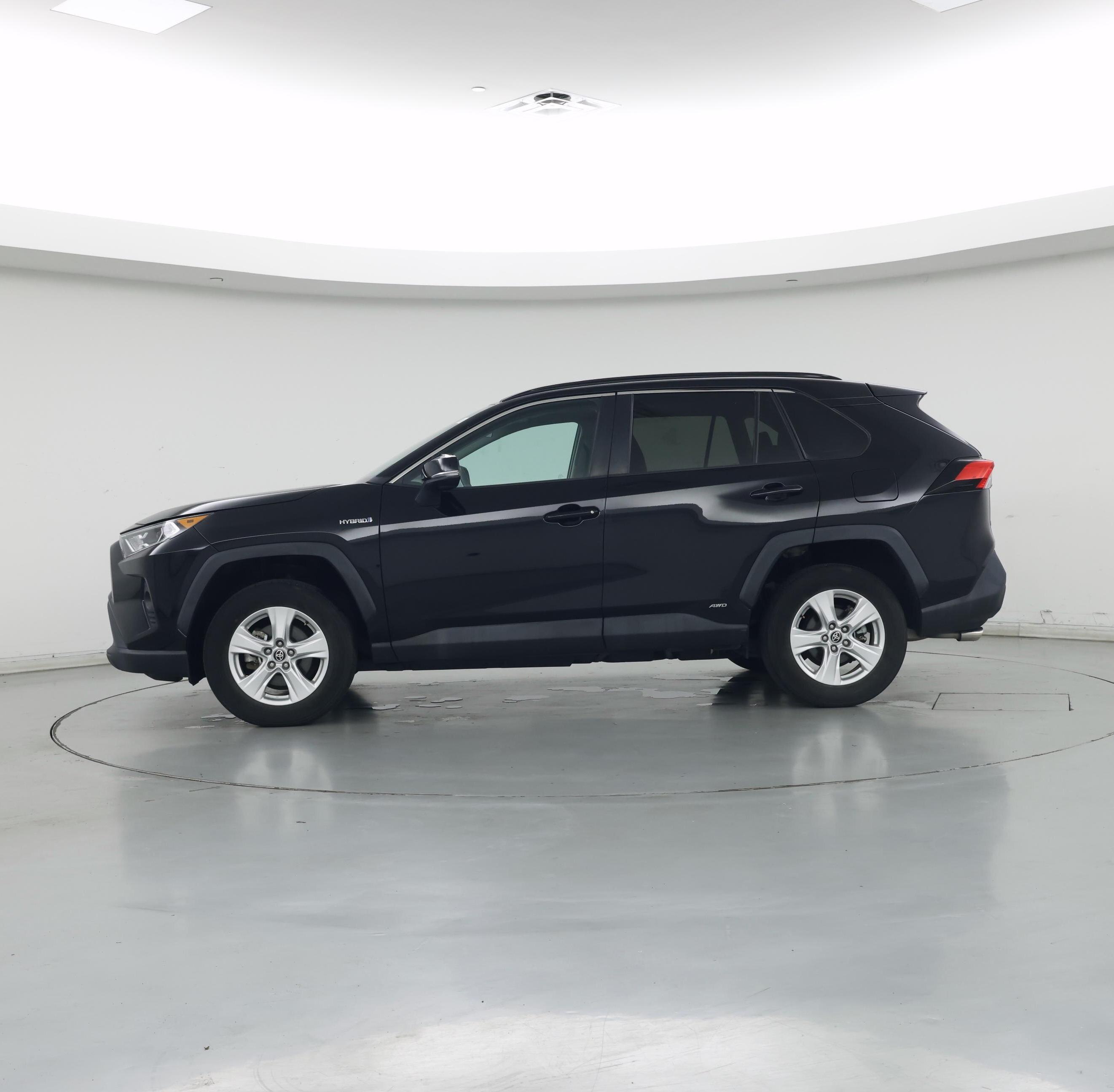 Thumbnail: 2021 Toyota RAV4 - 3