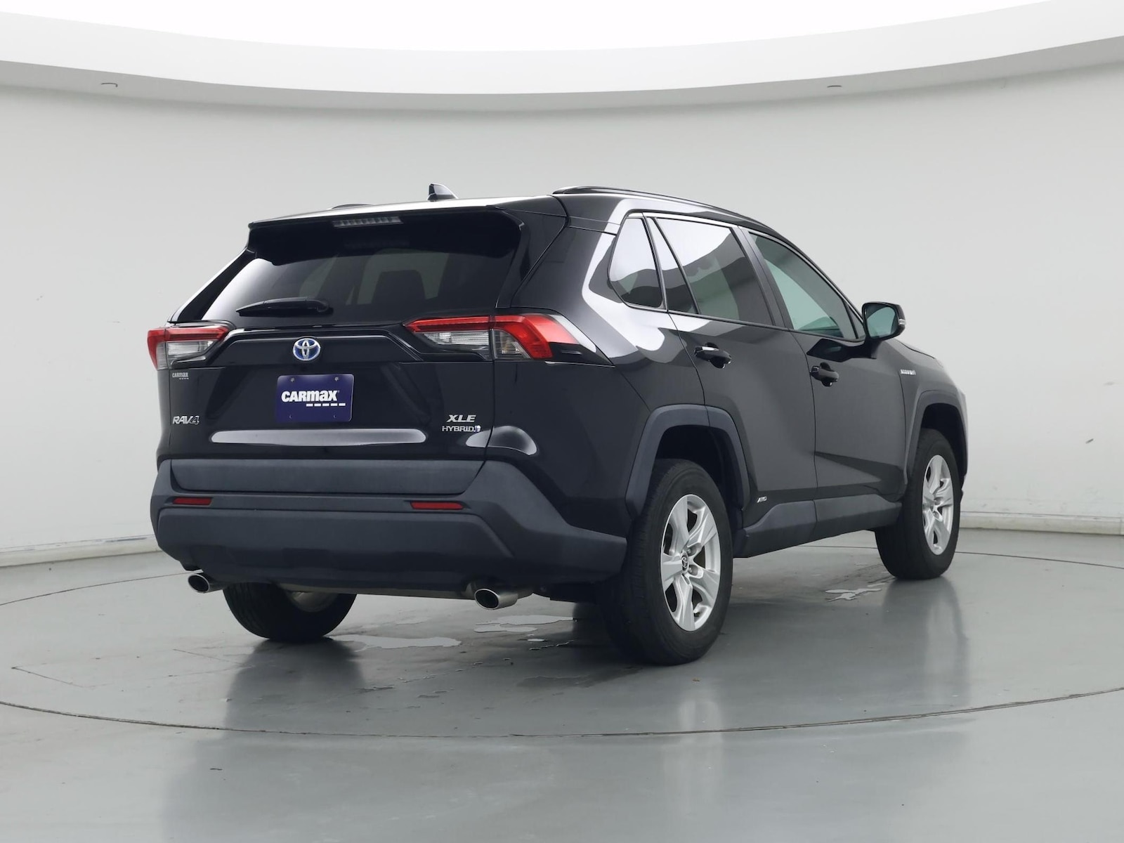 2021 Toyota RAV4 XLE - Photo 9