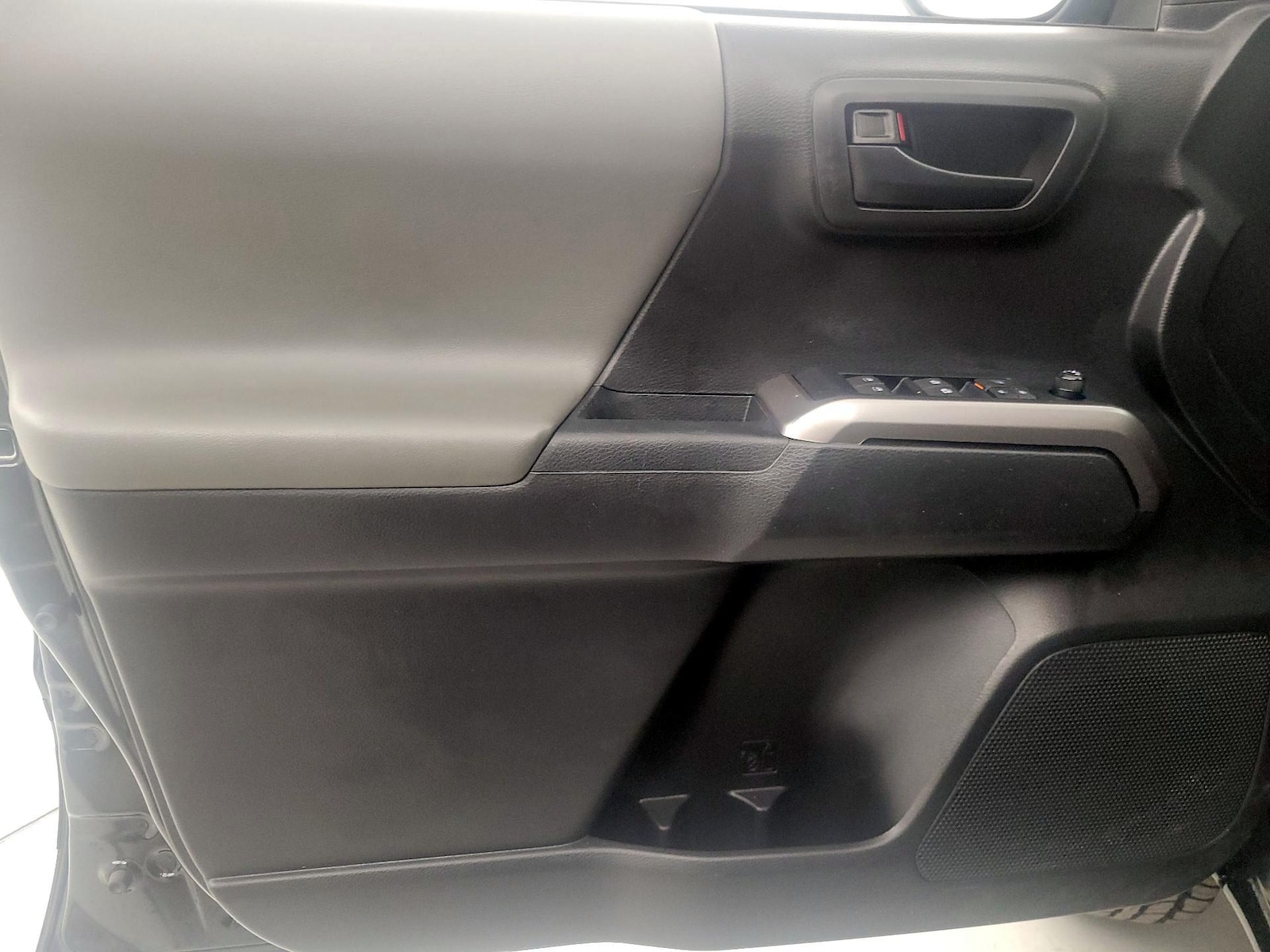 2023 Toyota Tacoma SR5 - Photo 13