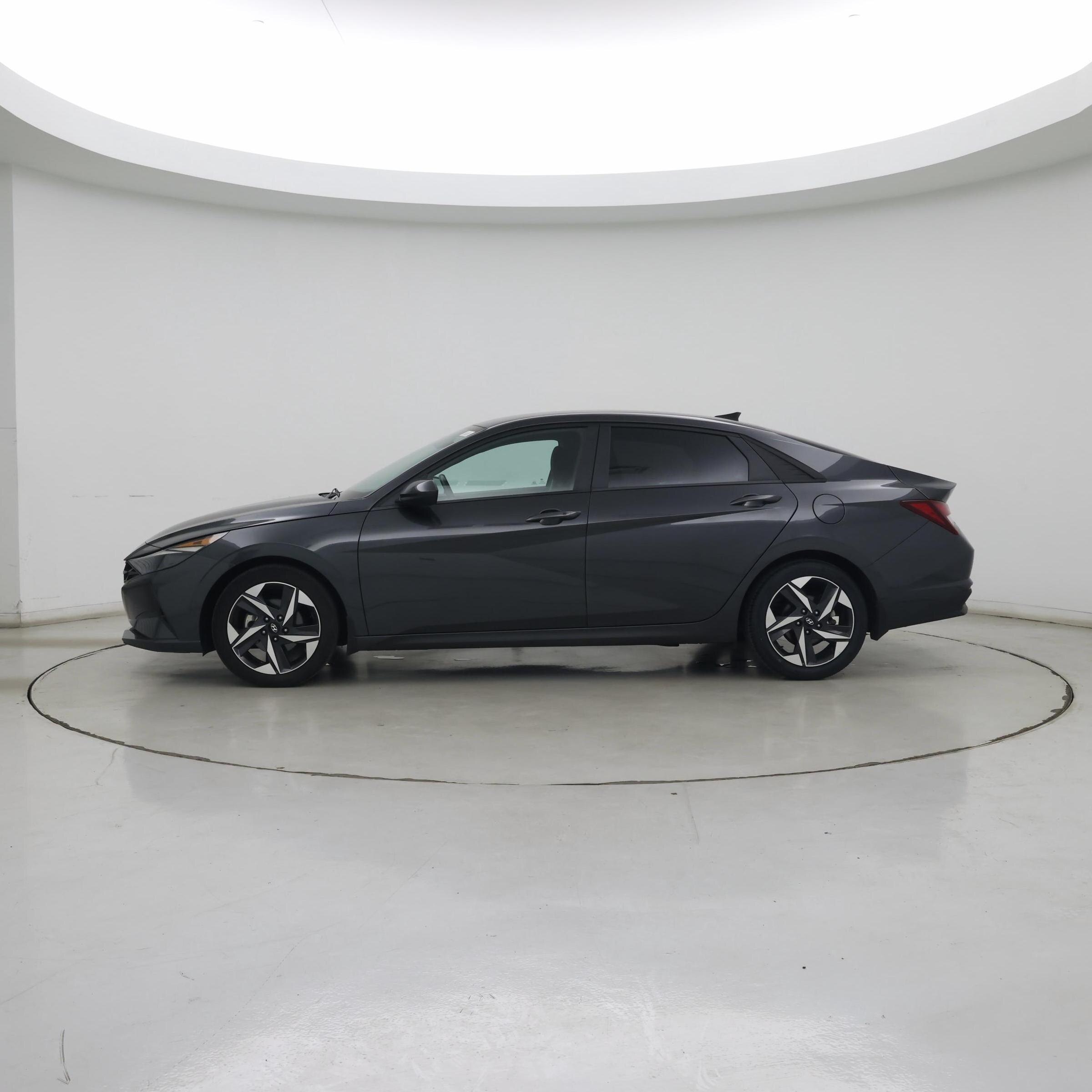 Thumbnail: 2023 Hyundai Elantra - 3