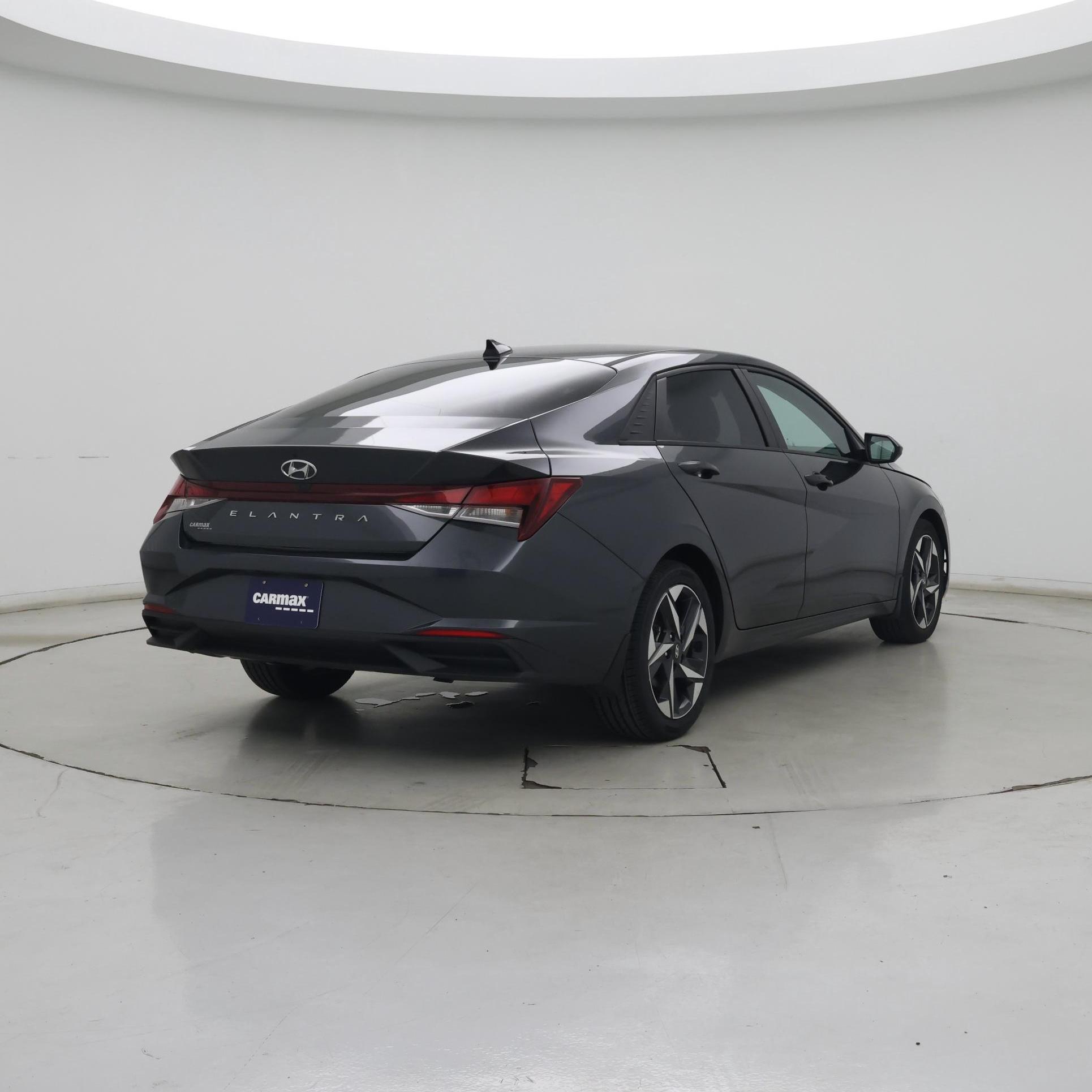 Thumbnail: 2023 Hyundai Elantra - 8