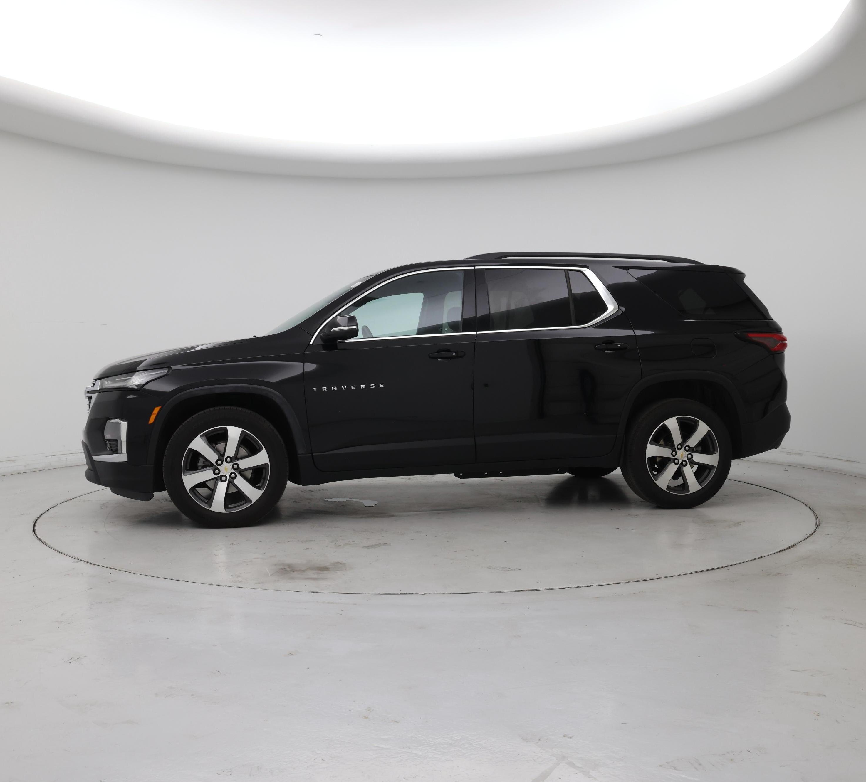 Thumbnail: 2023 Chevrolet Traverse - 3