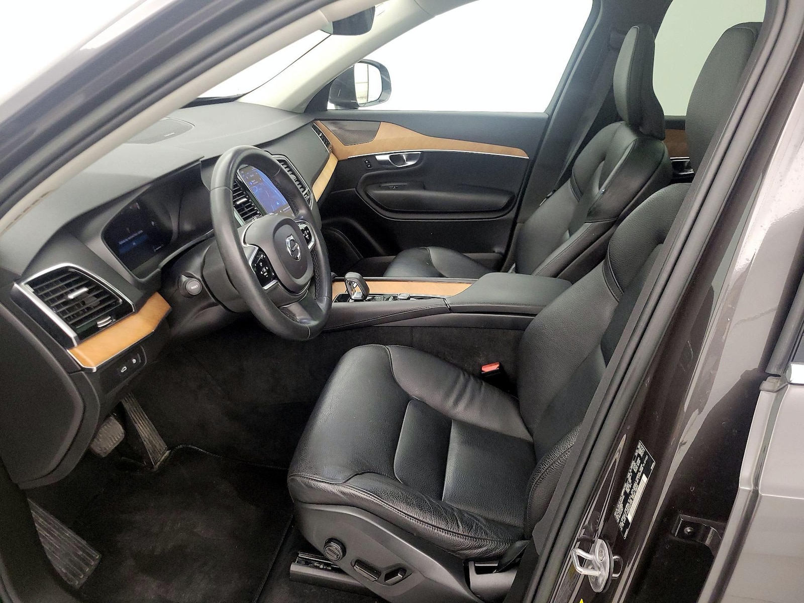 2023 Volvo XC90 Plus - Photo 12