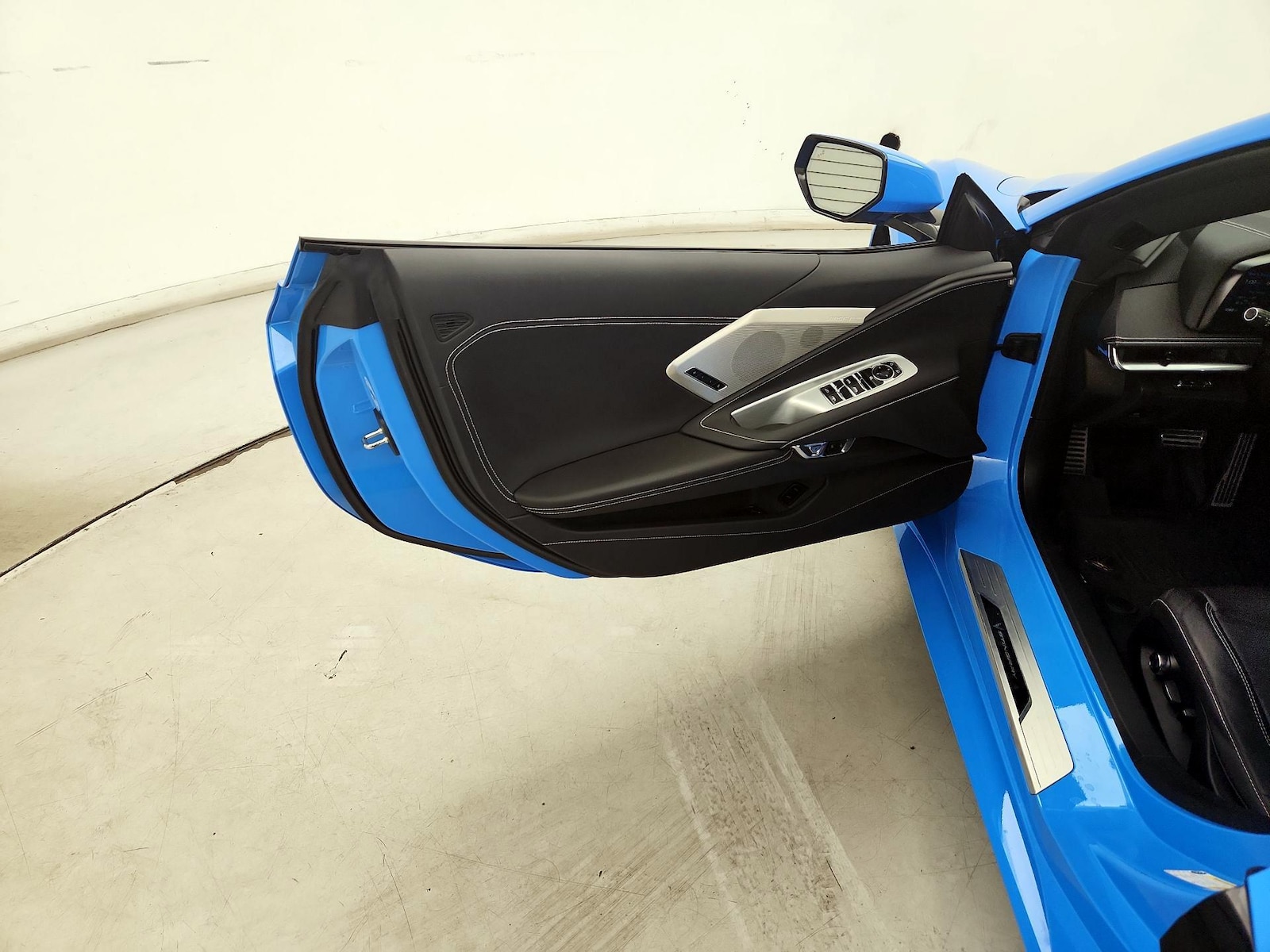 2024 Chevrolet Corvette 2LT - Photo 13