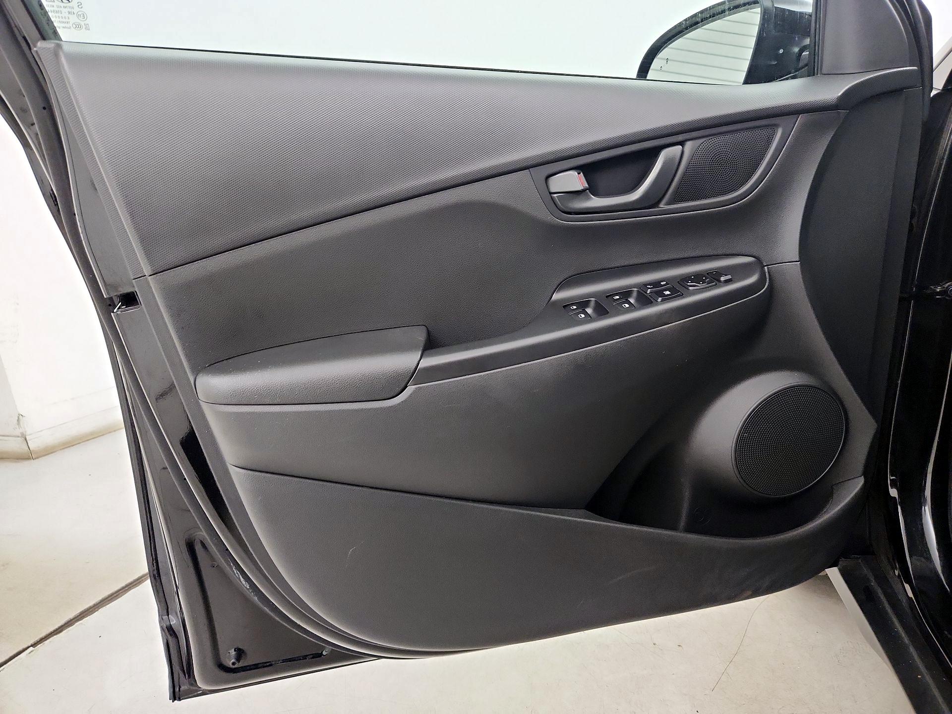 Thumbnail: 2022 Hyundai Kona - 12