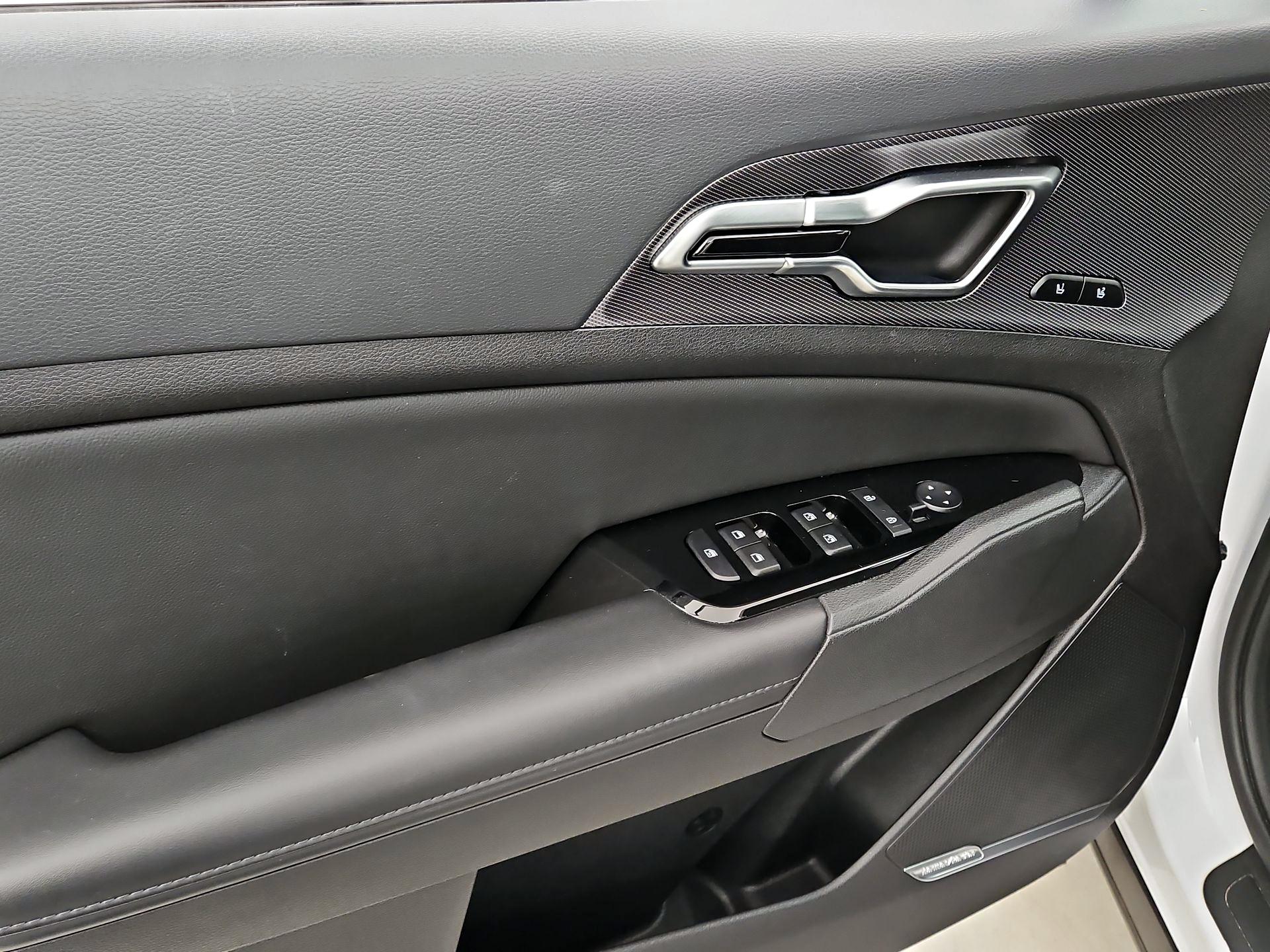 Thumbnail: 2023 Kia Sportage - 12
