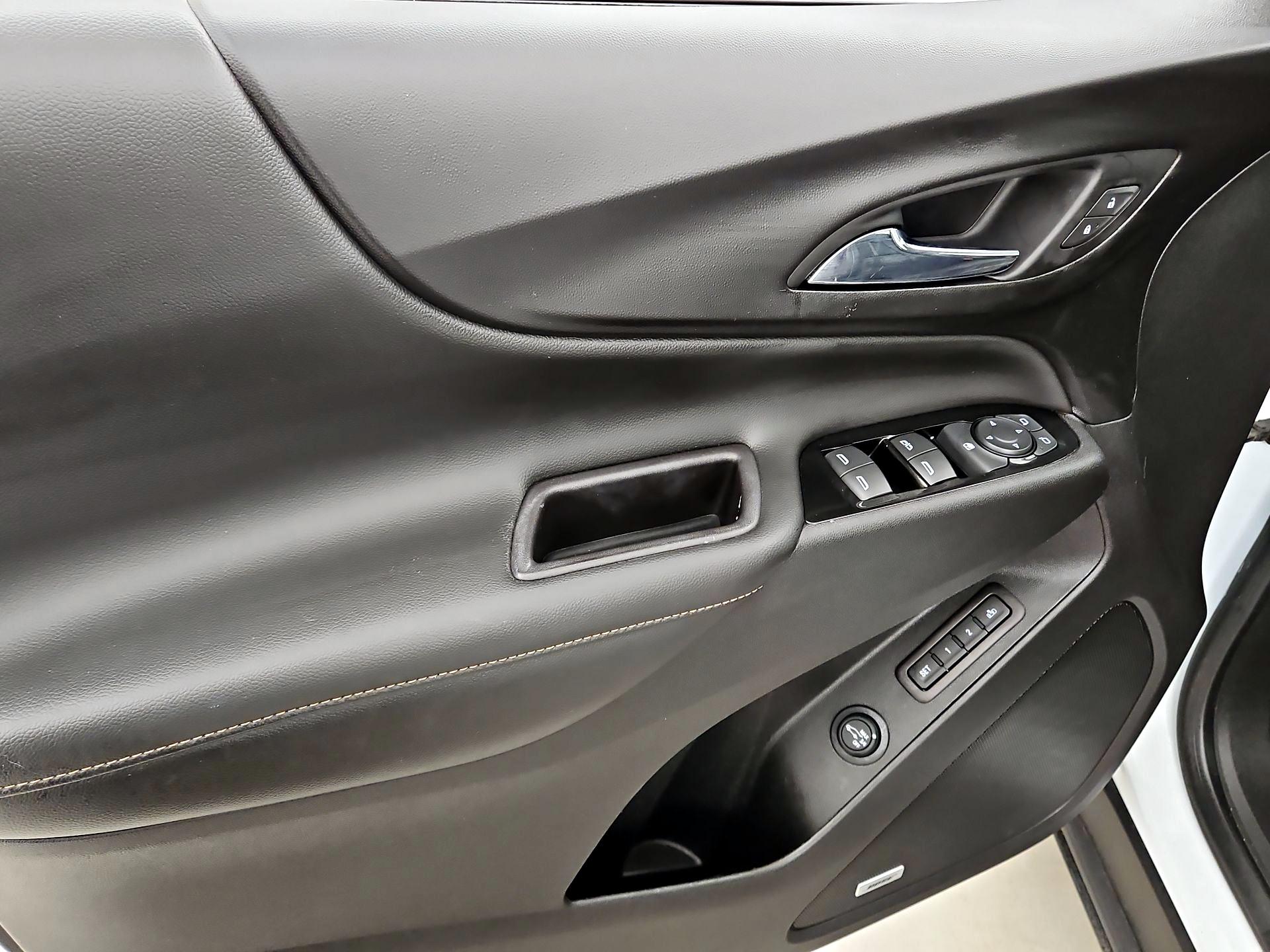 Thumbnail: 2022 Chevrolet Equinox - 12