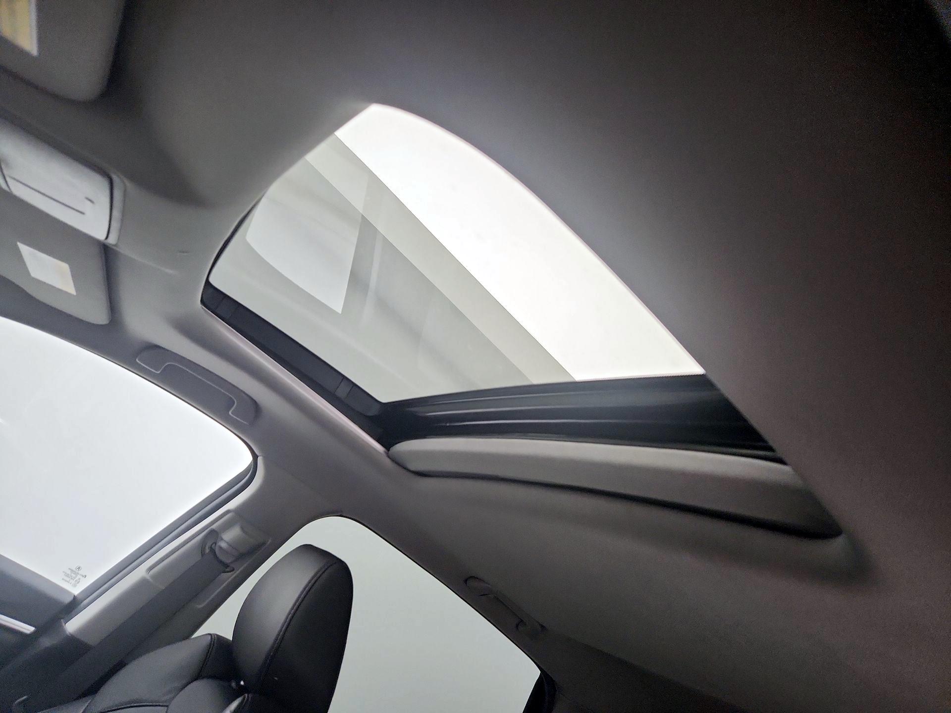 Thumbnail: 2019 Acura MDX - 19
