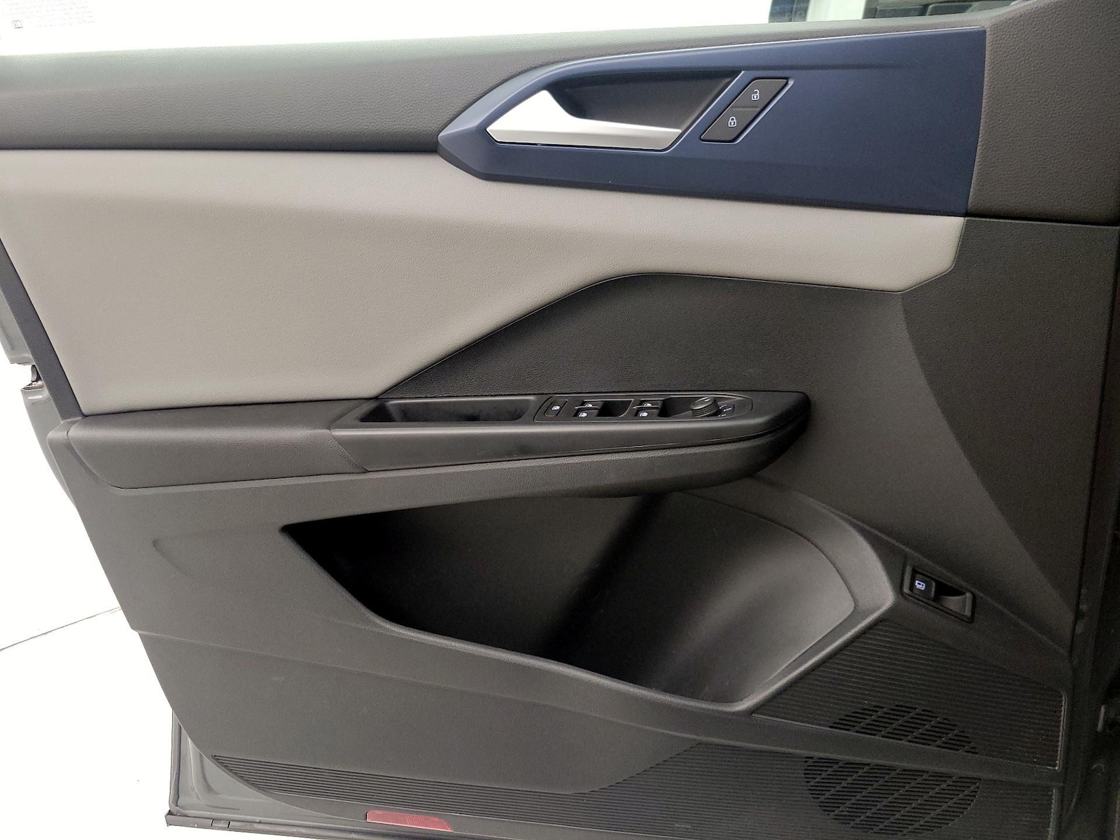 2023 Volkswagen Taos SE - Photo 13