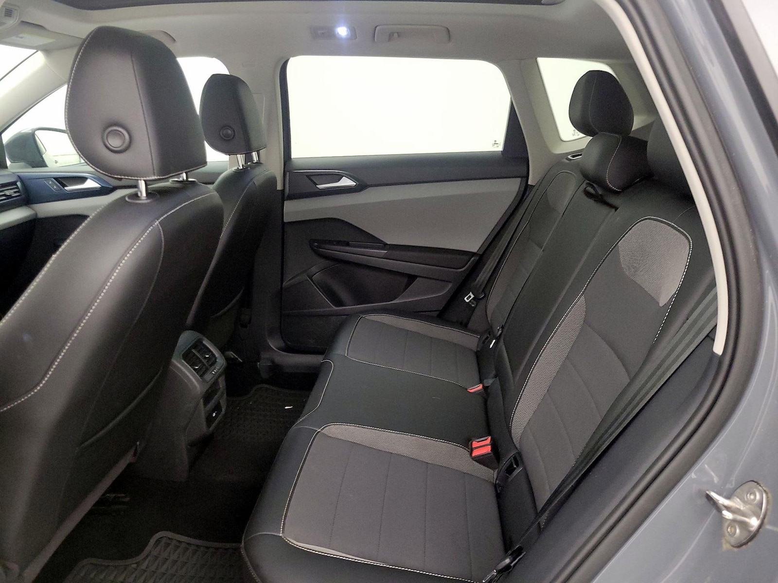 2023 Volkswagen Taos SE - Photo 21