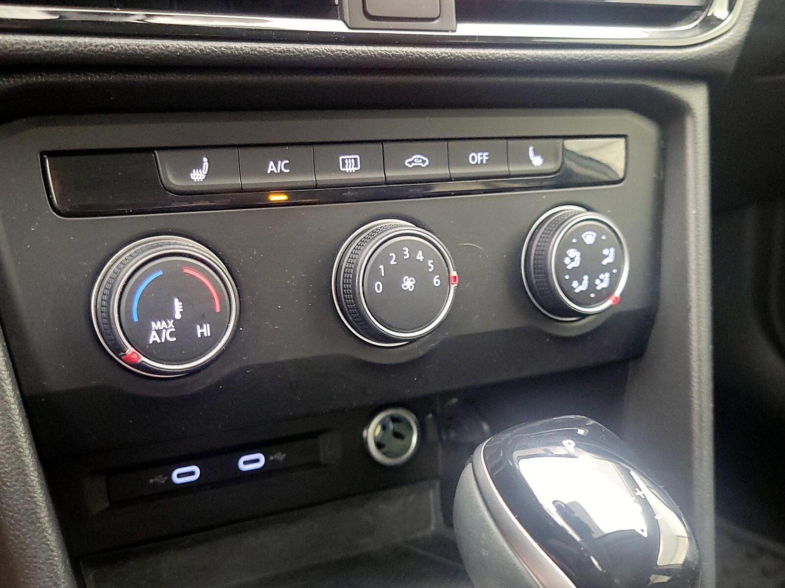 2022 Volkswagen Taos SE - Photo 17