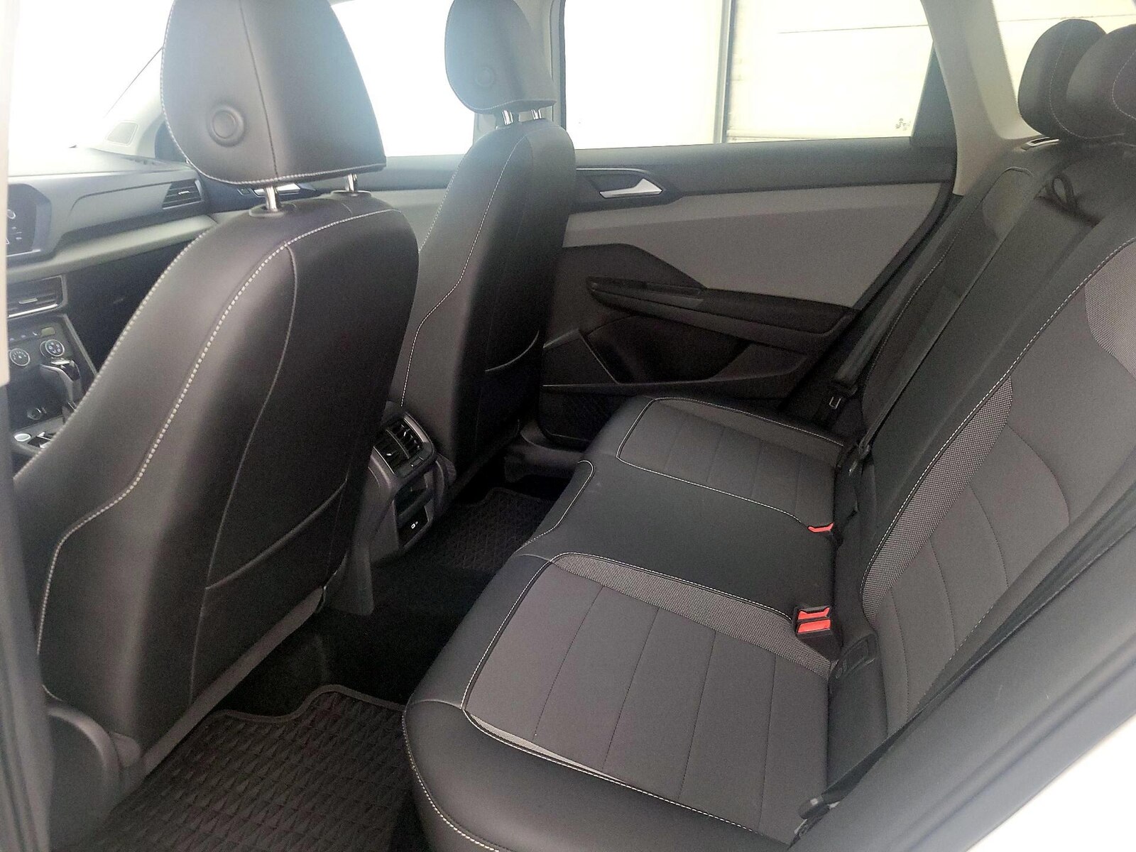 2022 Volkswagen Taos SE - Photo 21
