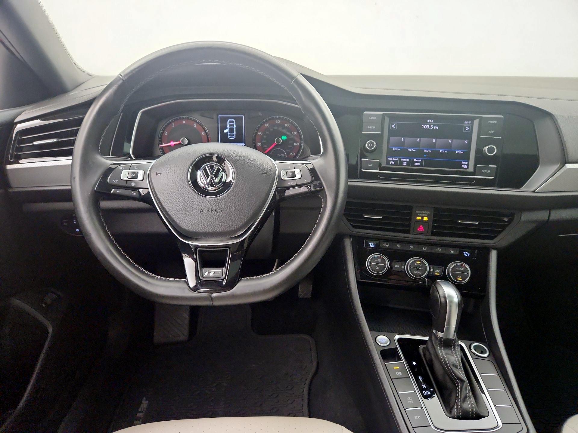 Thumbnail: 2019 Volkswagen Jetta - 10