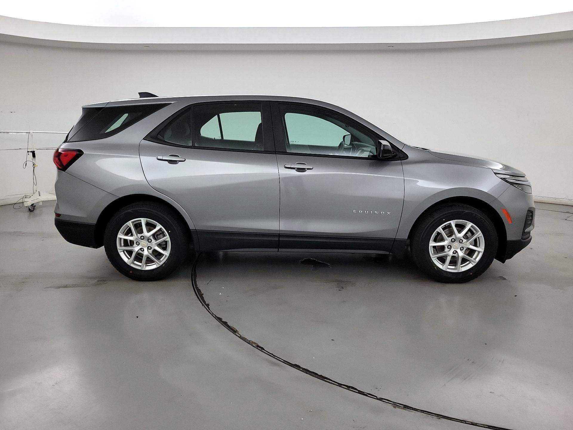 Thumbnail: 2023 Chevrolet Equinox - 4
