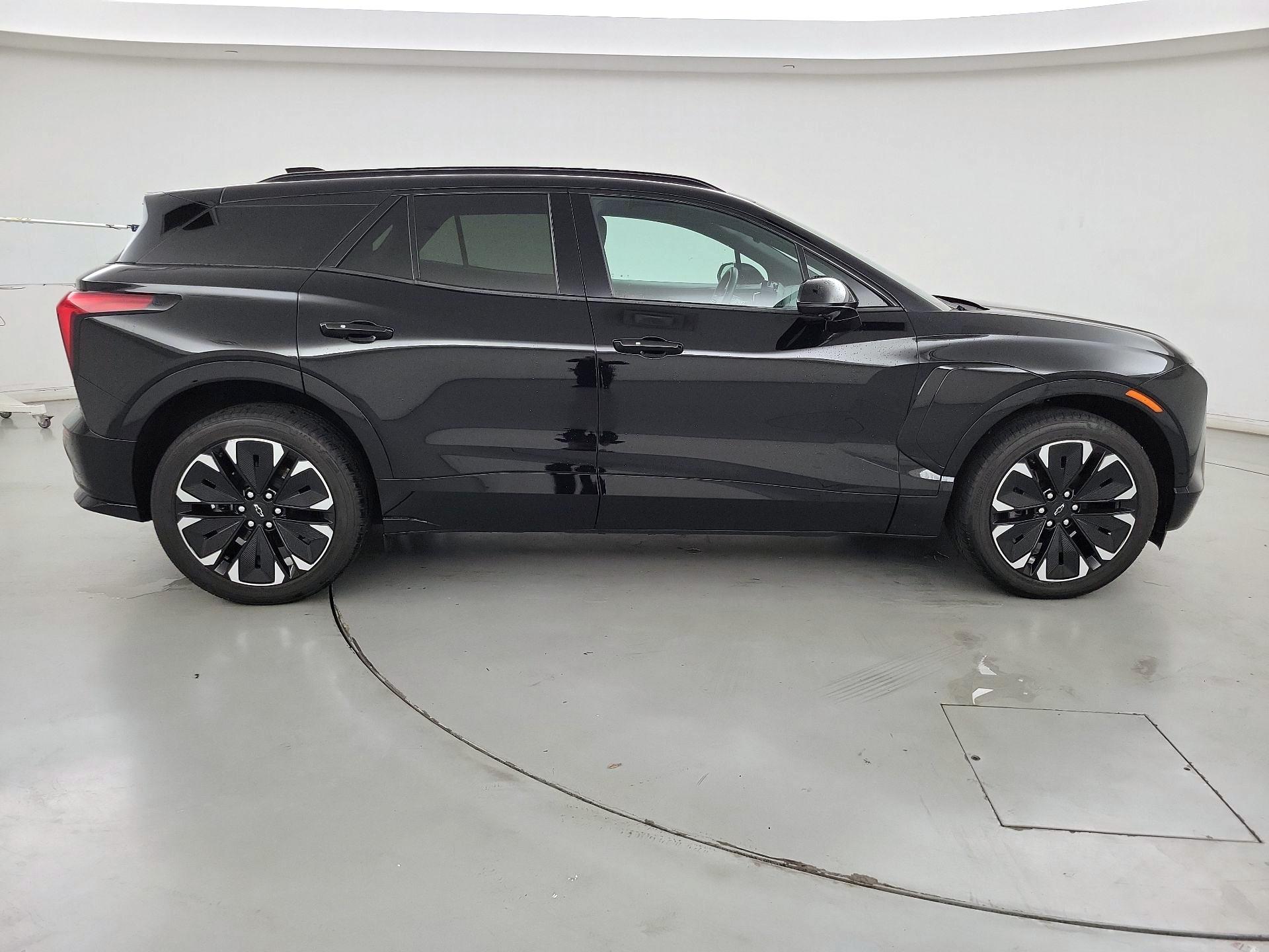 Thumbnail: 2024 Chevrolet Blazer EV - 4